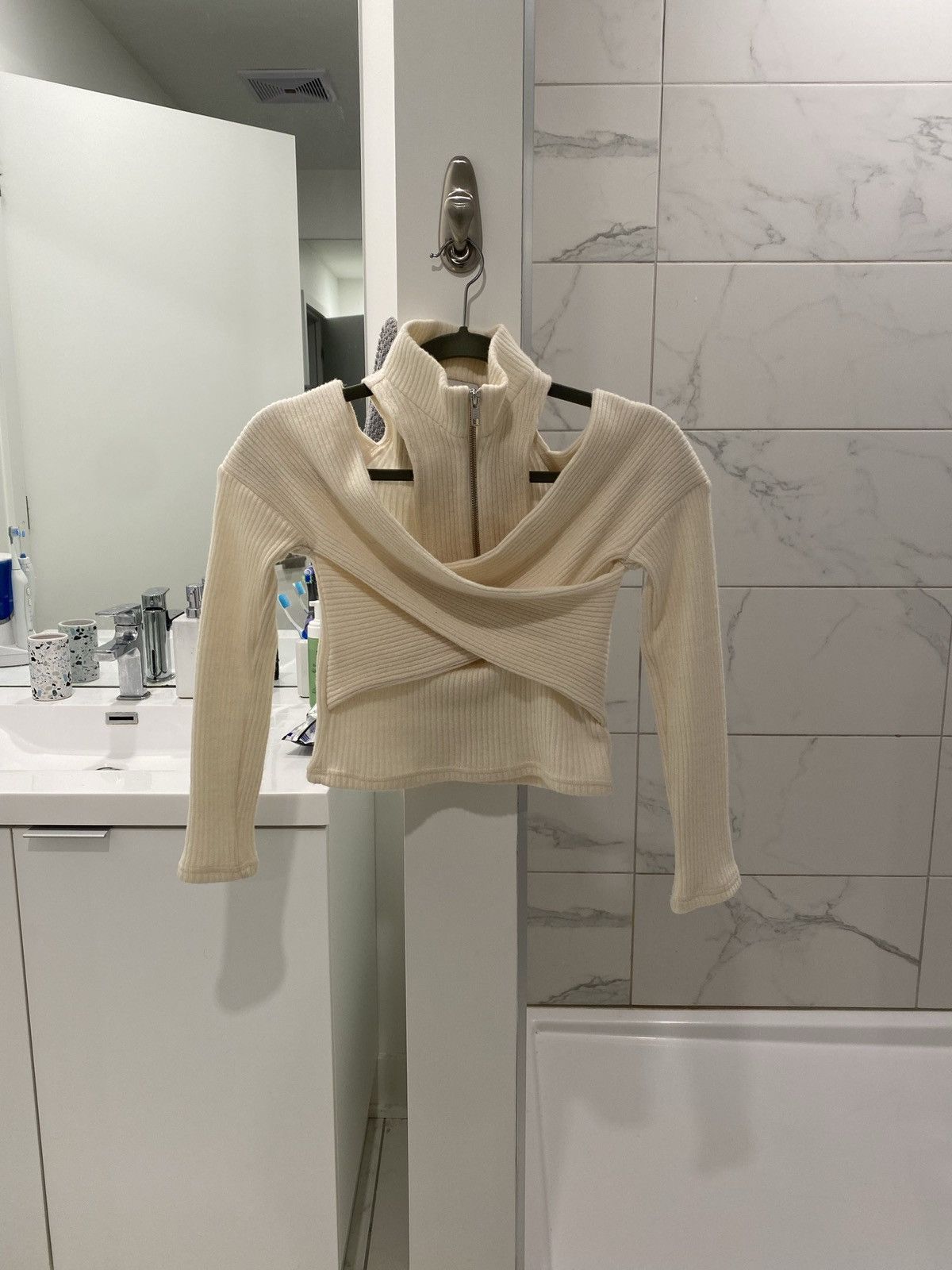 GmbH Nashira cropped wrap exposed shoulder top Size US S / EU 44-46 / 1 - 2 Thumbnail