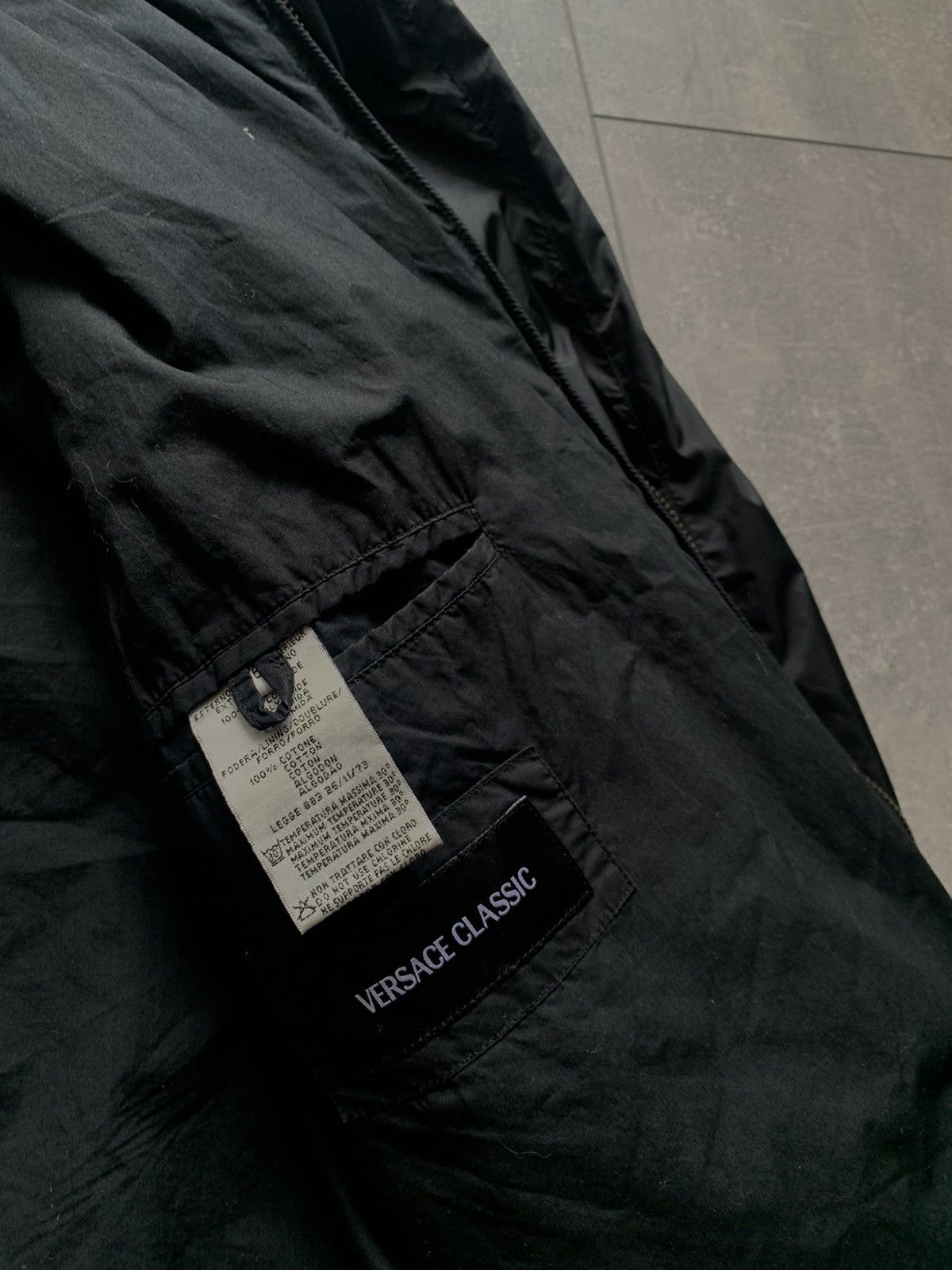 Versace × Vintage Versace classic black nylon bomber jacket Size US M / EU 48-50 / 2 - 8 Thumbnail