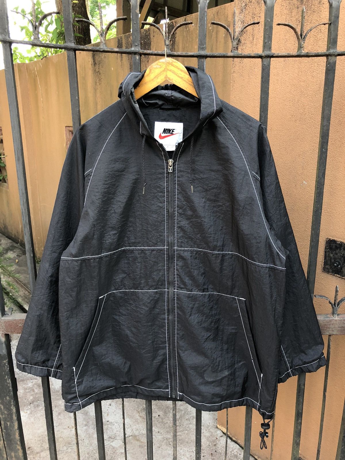 Nike × Vintage Vintage 90s Nike Big Spellout Windbreaker Size US L / EU 52-54 / 3 - 2 Thumbnail