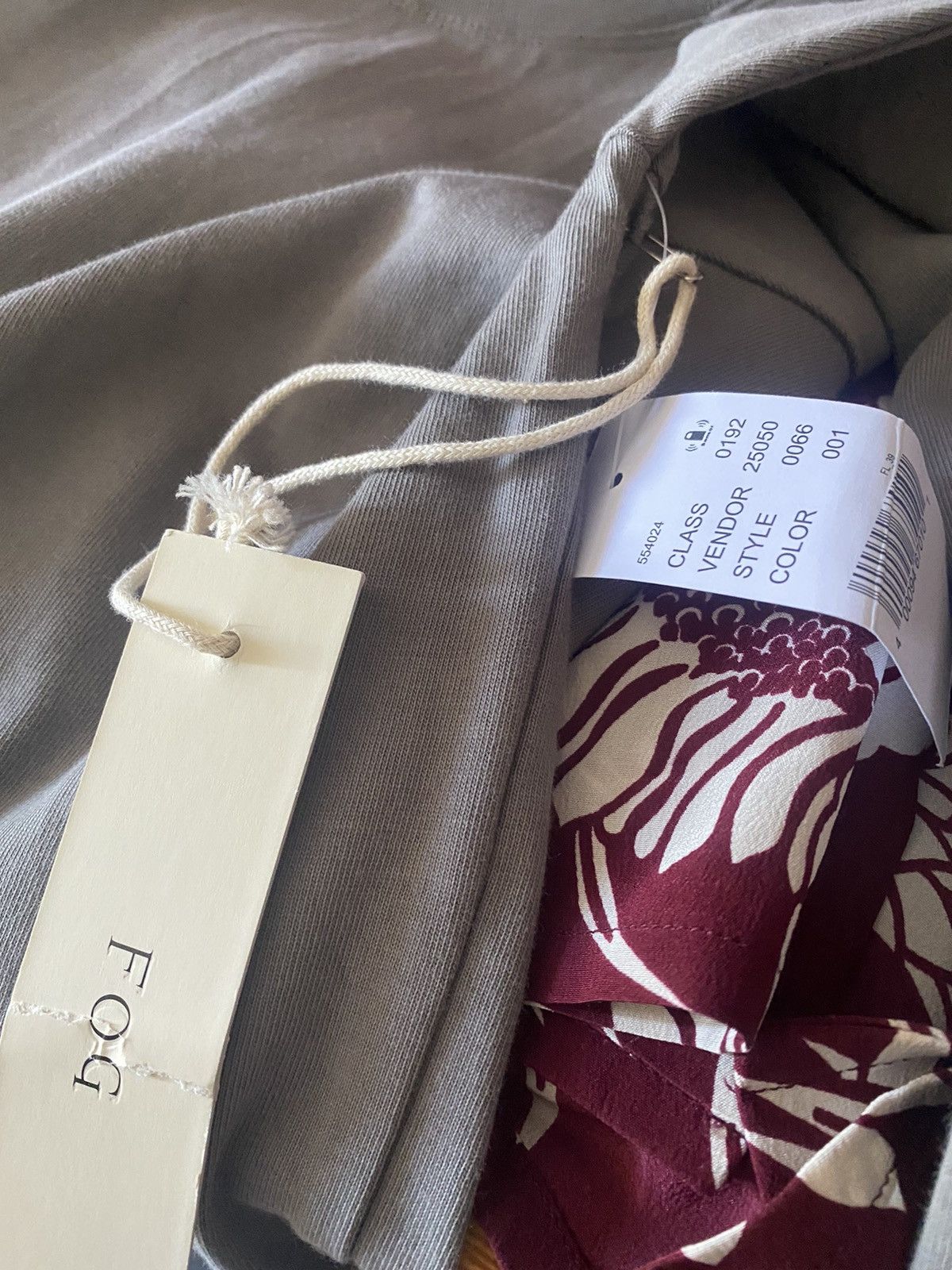 Fear of God Fear of god essentials longsleeve Size US L / EU 52-54 / 3 - 5 Thumbnail