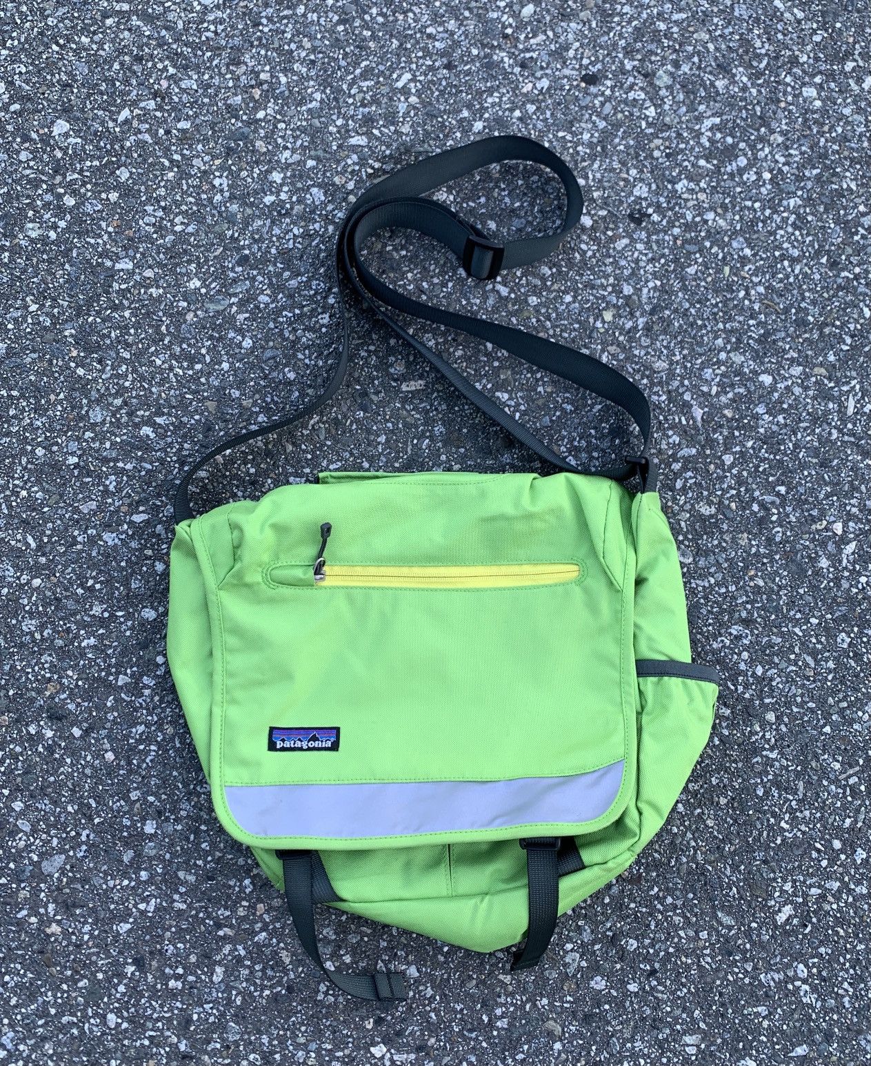 Patagonia Patagonia messenger bag side bag neon green Grailed
