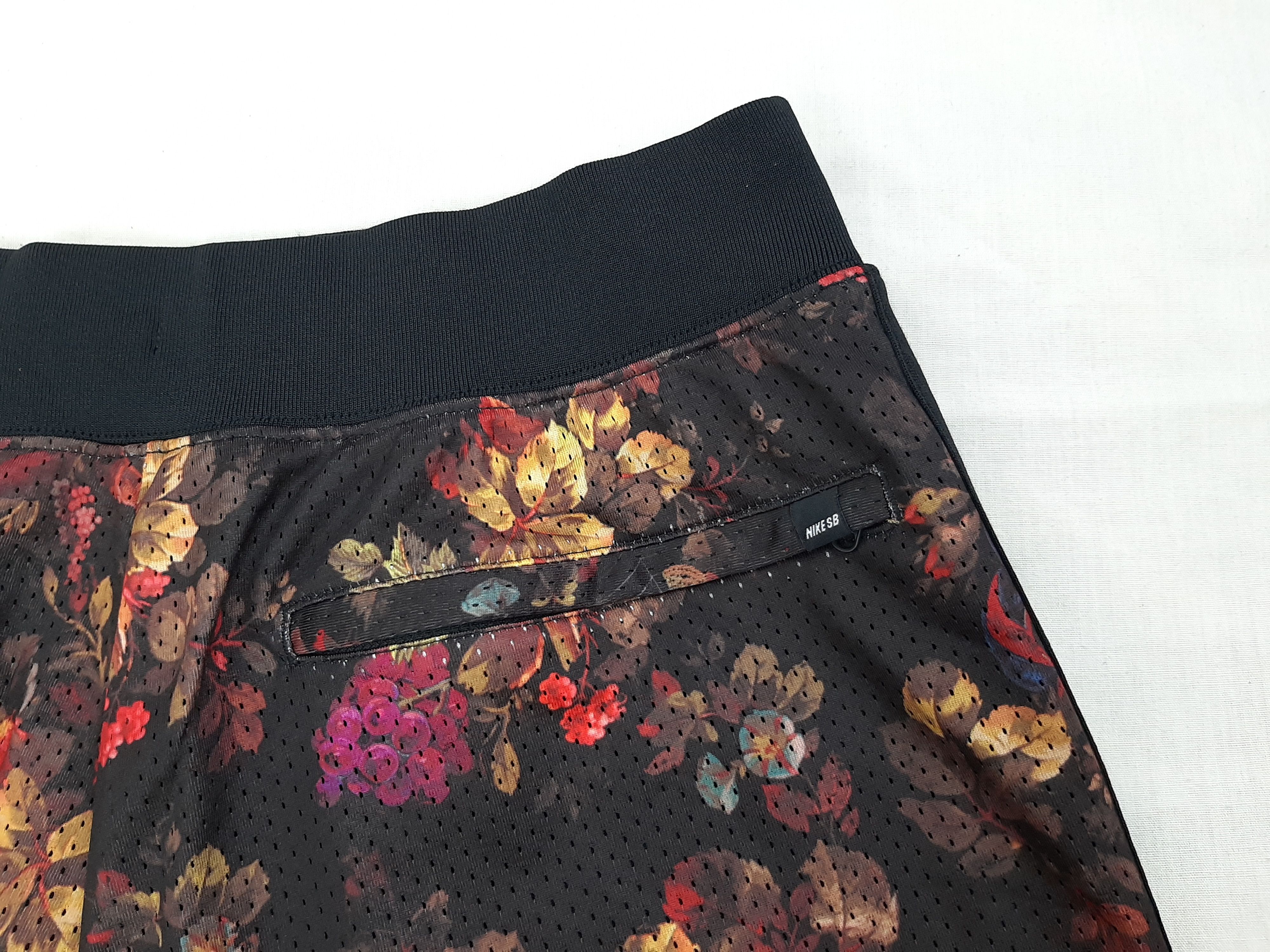 Nike Nike SB Floral Shorts Size L Size US 34 / EU 50 - 6 Thumbnail