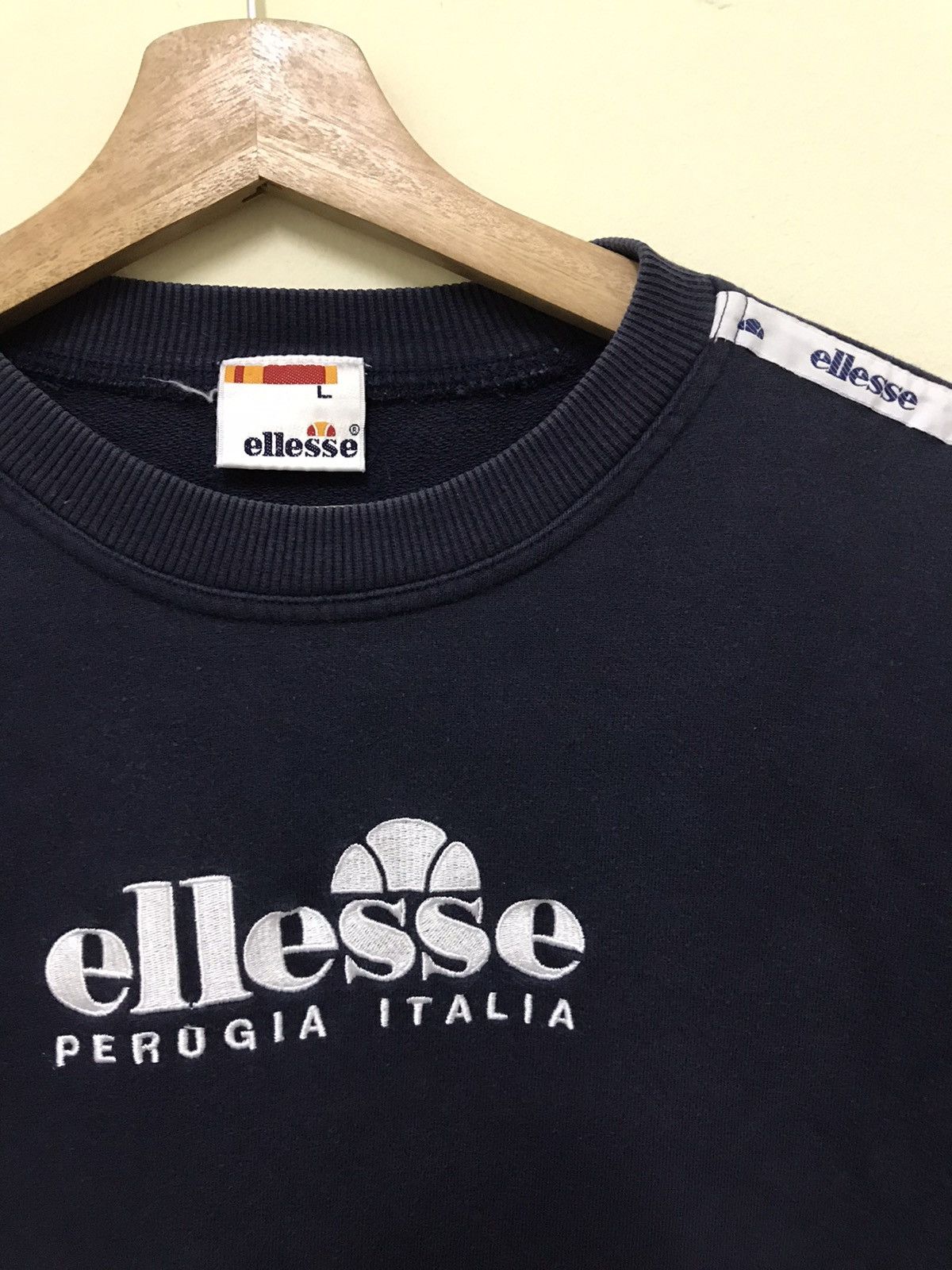 Ellesse Vintage Ellesse Sweatshirt Side Tape Big Logo Size US L / EU 52-54 / 3 - 5 Thumbnail