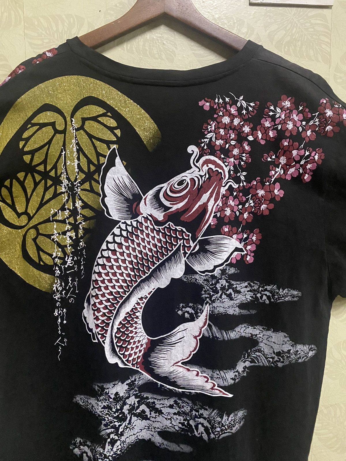 Japanese Brand × Vintage Vintage 90s sakura koi fish full print tshirt size L K6 Size US L / EU 52-54 / 3 - 3 Thumbnail