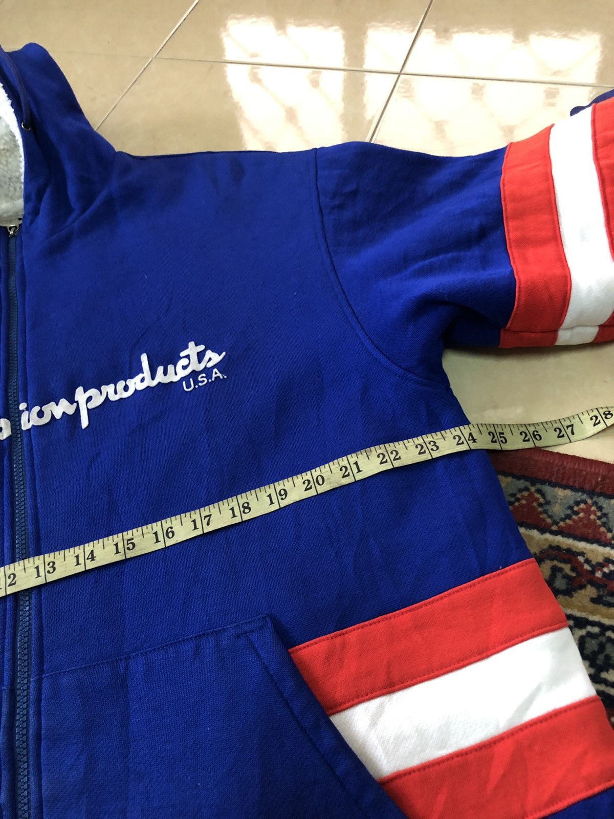 Champion × Vintage Vintage Champion Big Logo Hooded Sweater Size US L / EU 52-54 / 3 - 7 Thumbnail