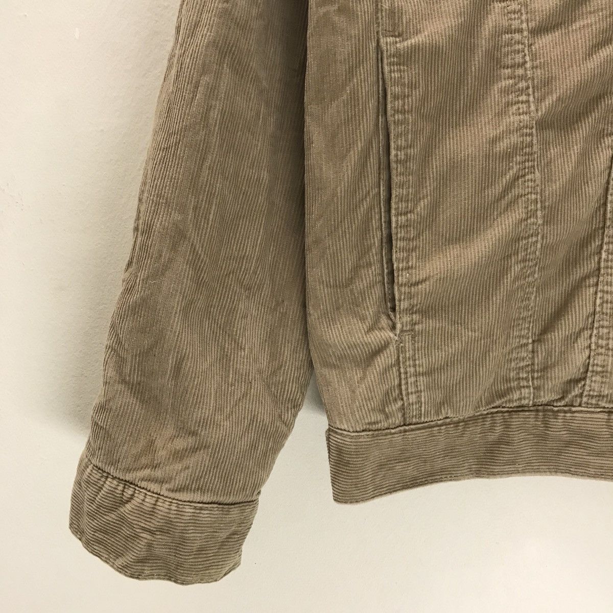 Levi's Vintage Levis Quilted Corduroy Trucker Jacket Size US L / EU 52-54 / 3 - 4 Thumbnail