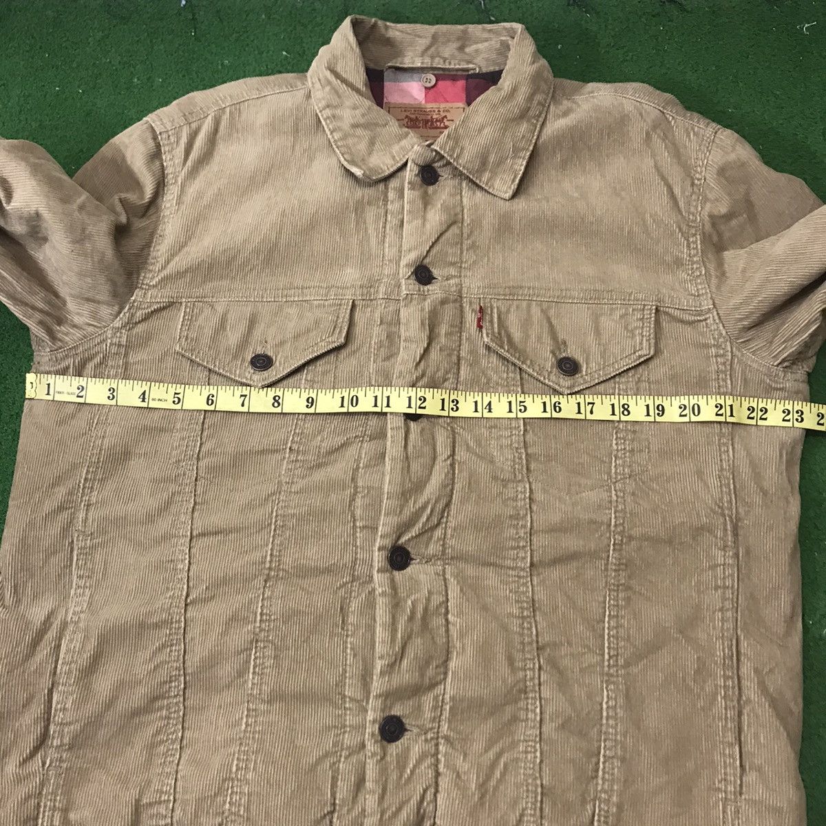 Levi's Vintage Levis Quilted Corduroy Trucker Jacket Size US L / EU 52-54 / 3 - 11 Thumbnail