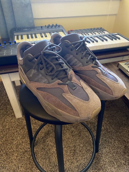 Adidas us outlet yeezy 700 mauve