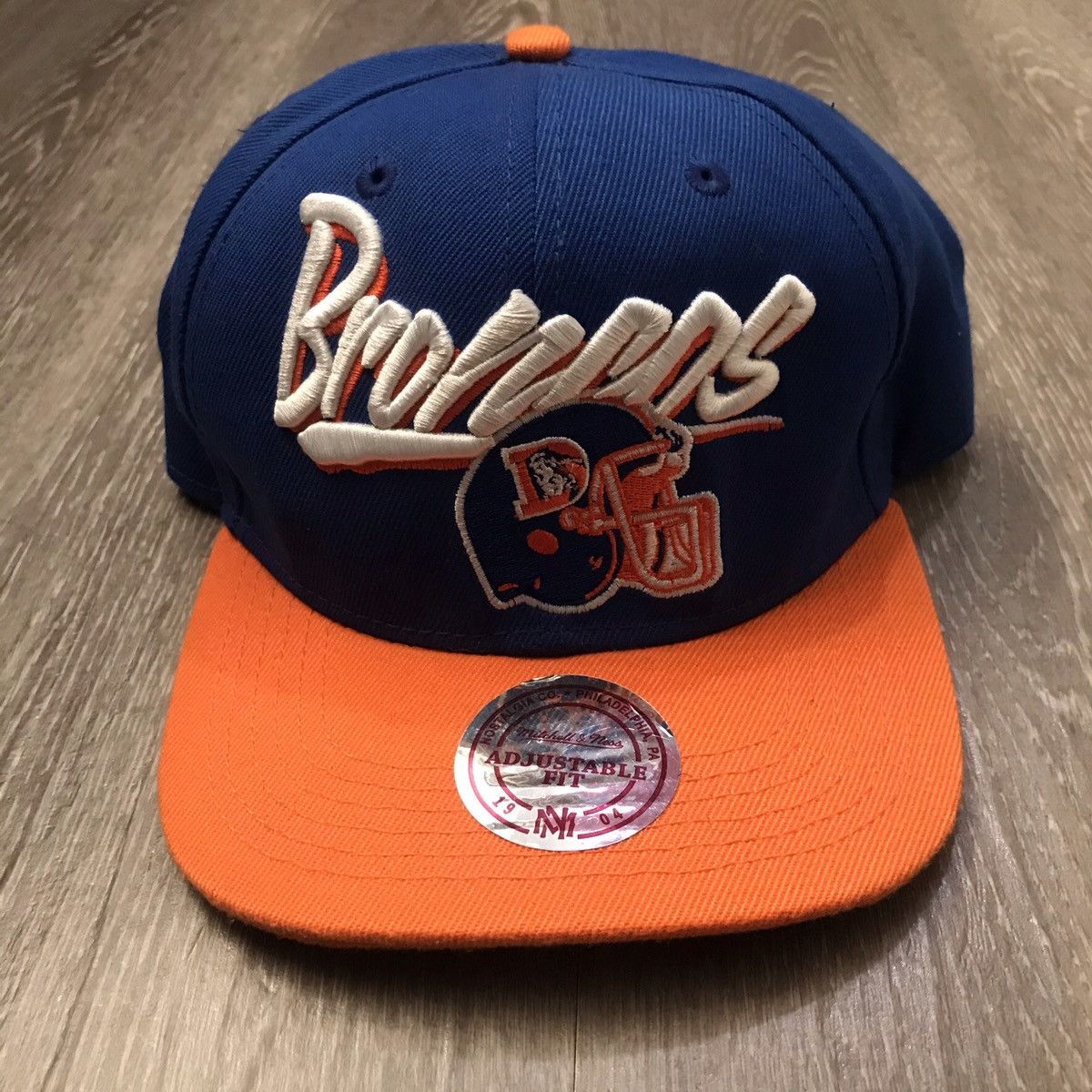 Mitchell outlet & Ness NFL Denver Broncos Throwback XL Logo Snapback Hat