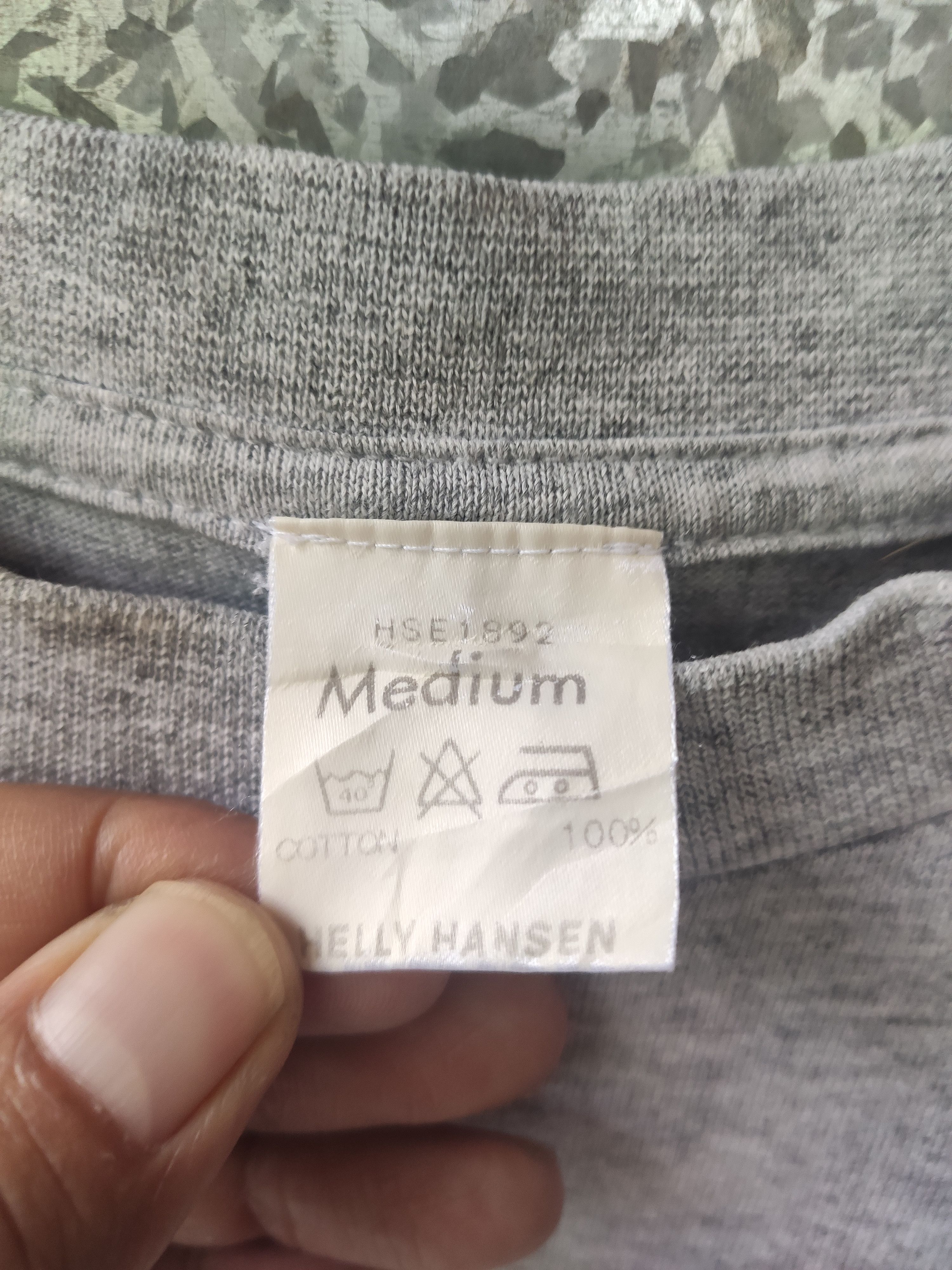 Helly Hansen Vintage Helly Hansen t shirt spell out Size US M / EU 48-50 / 2 - 6 Thumbnail