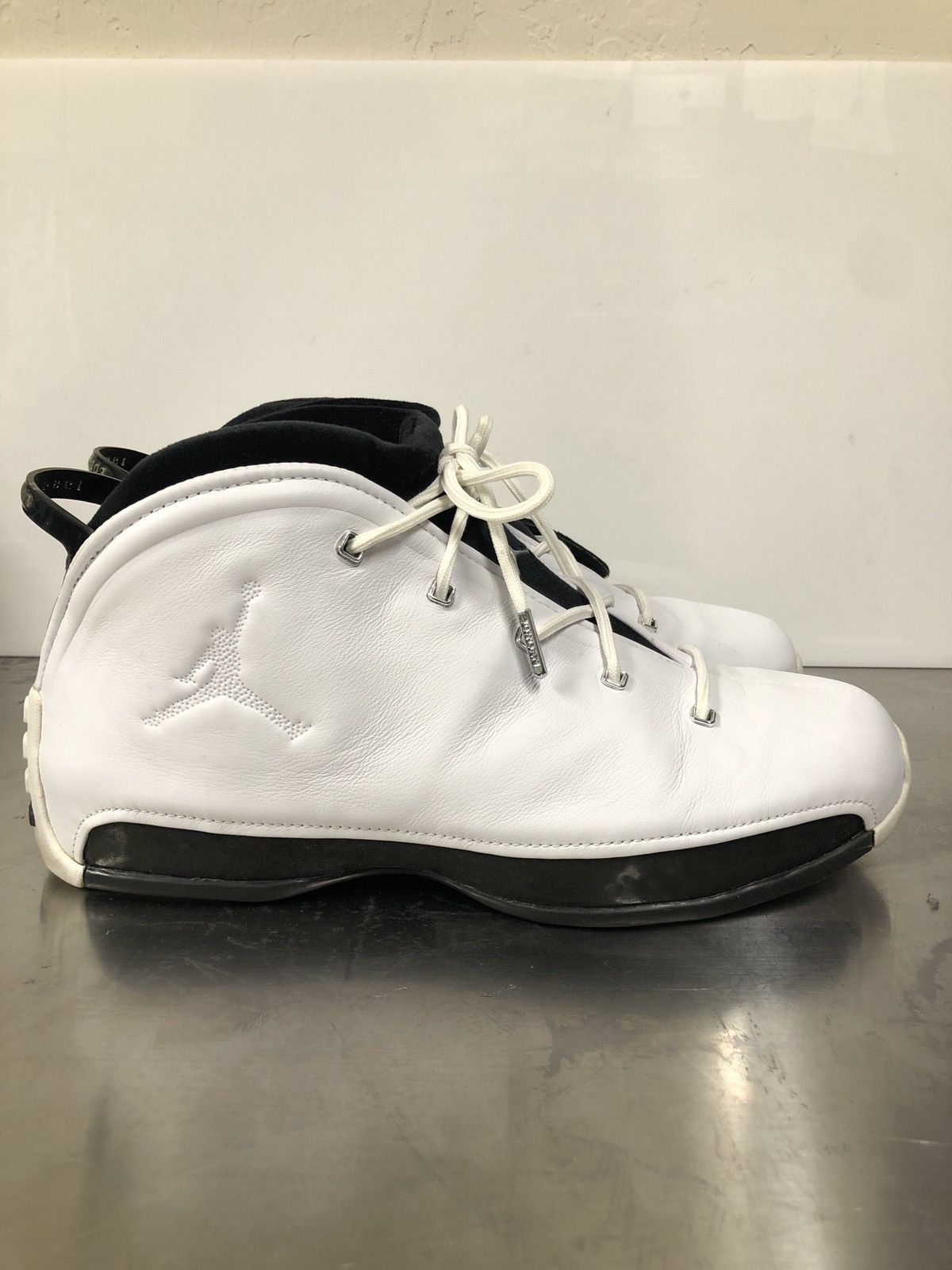 Jordan cheap 18.5 white