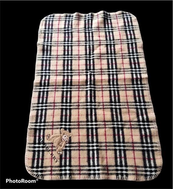Burberry BURBERRY BEAR NOVA CHECK WOOL RUG | Grailed