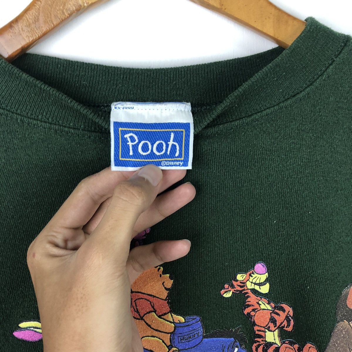 Disney Vintage Pooh full Characters Crewneck Sweatshirt Size US XXL / EU 58 / 5 - 3 Thumbnail