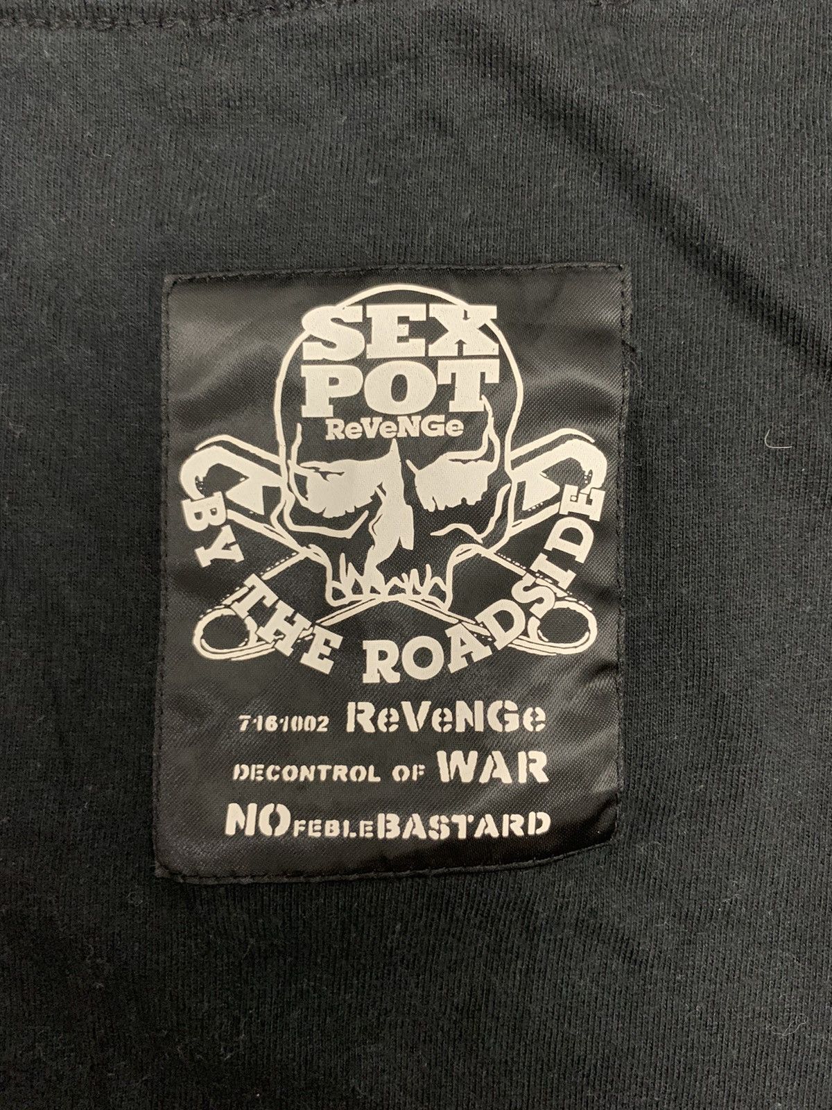 Anime Gachapin mukku sex pot revenge shirt punk power Size US L / EU 52-54 / 3 - 7 Thumbnail
