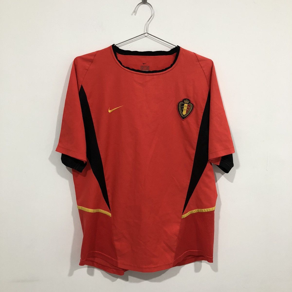 Nike 2002 Nike Belgium Home Jersey Size US M / EU 48-50 / 2 - 1 Thumbnail