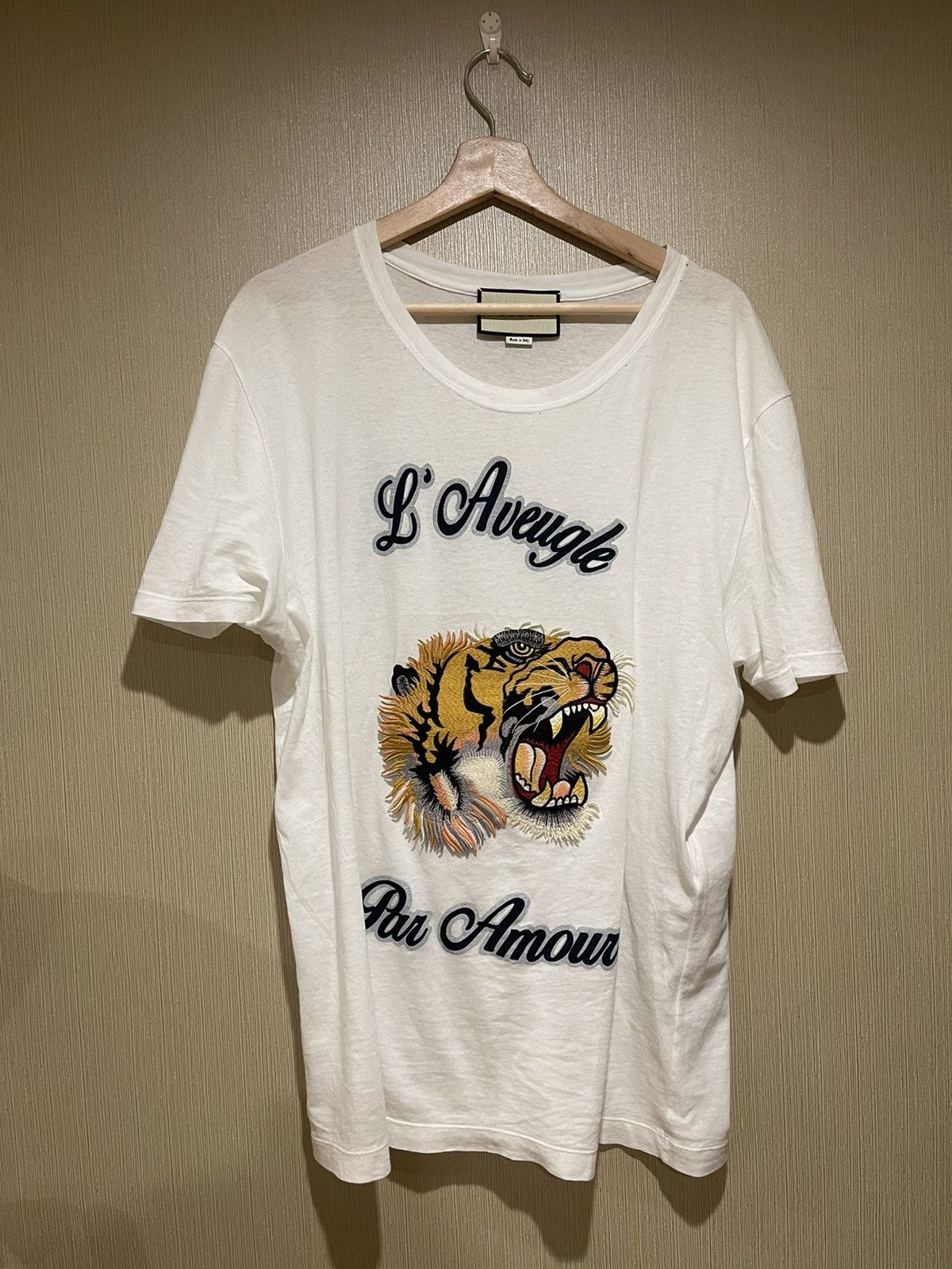 Pre-owned Gucci Embroidered Tiger T In White