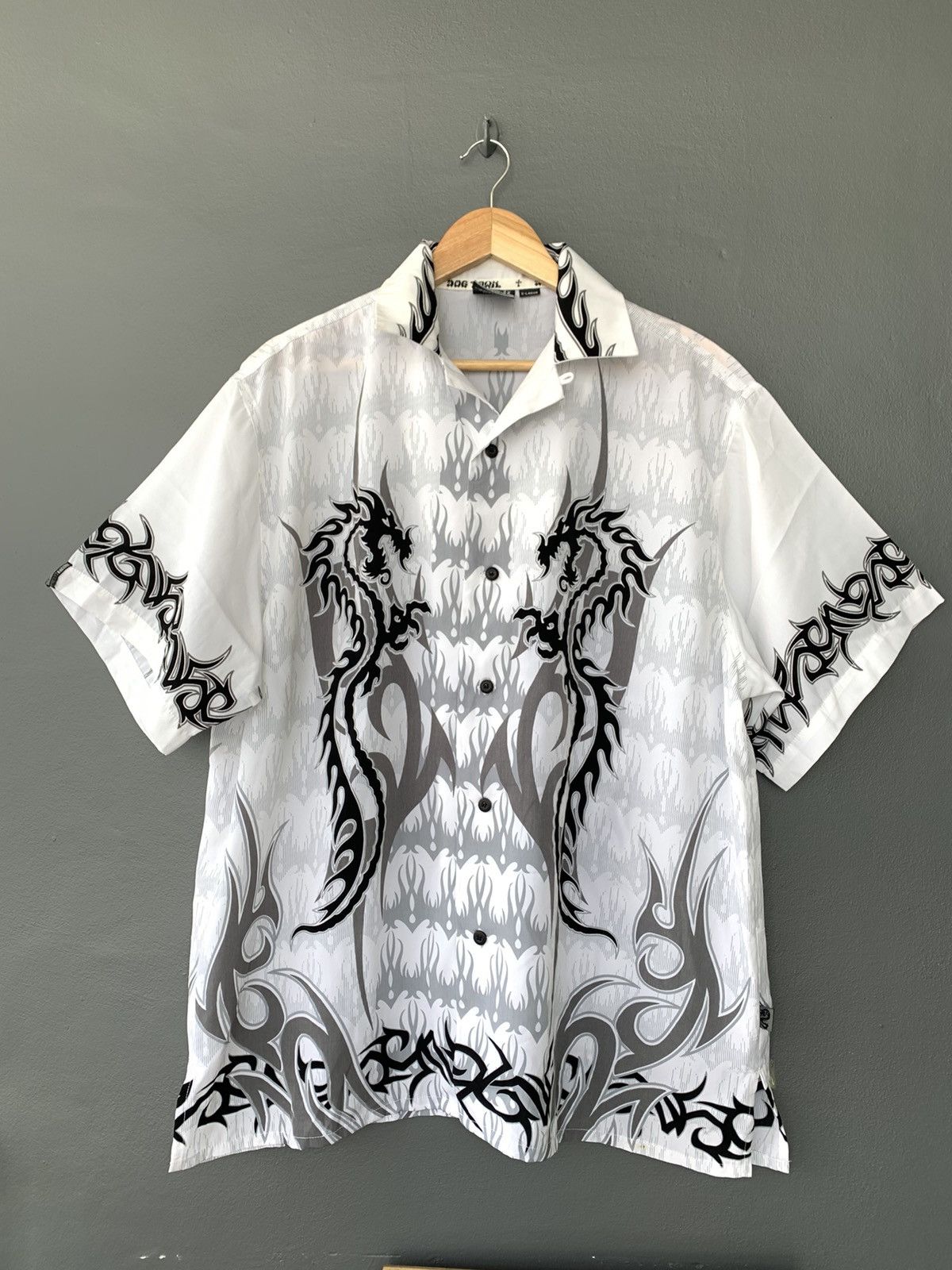 トップス DOG TOWN flame dragon design tee DOG TOWN flame dragon design tee