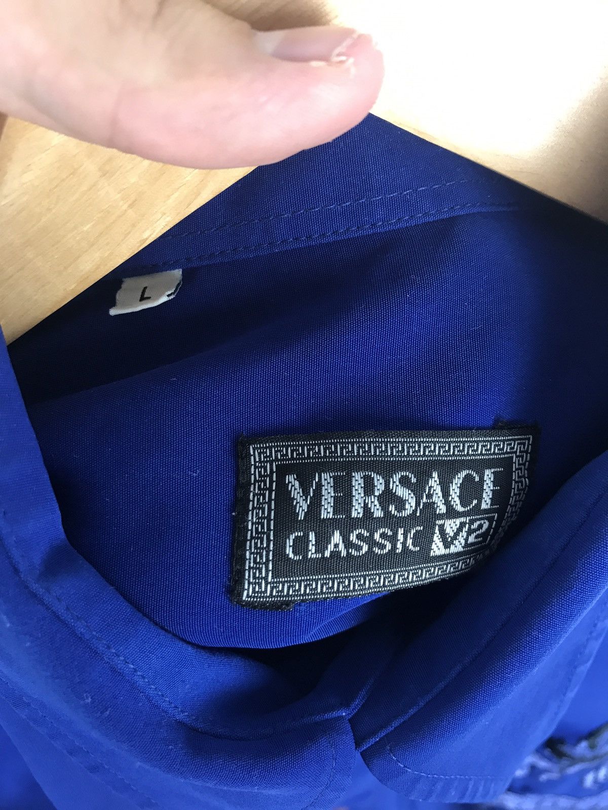 Versace Versace Classic V2 Japan Dragon Logo Vintage Shirt Size US L / EU 52-54 / 3 - 3 Thumbnail