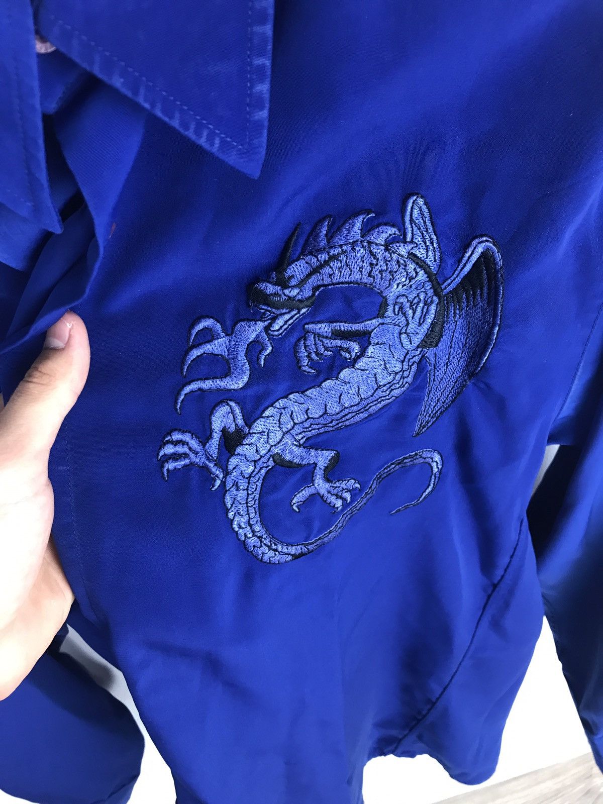 Versace Versace Classic V2 Japan Dragon Logo Vintage Shirt Size US L / EU 52-54 / 3 - 2 Thumbnail