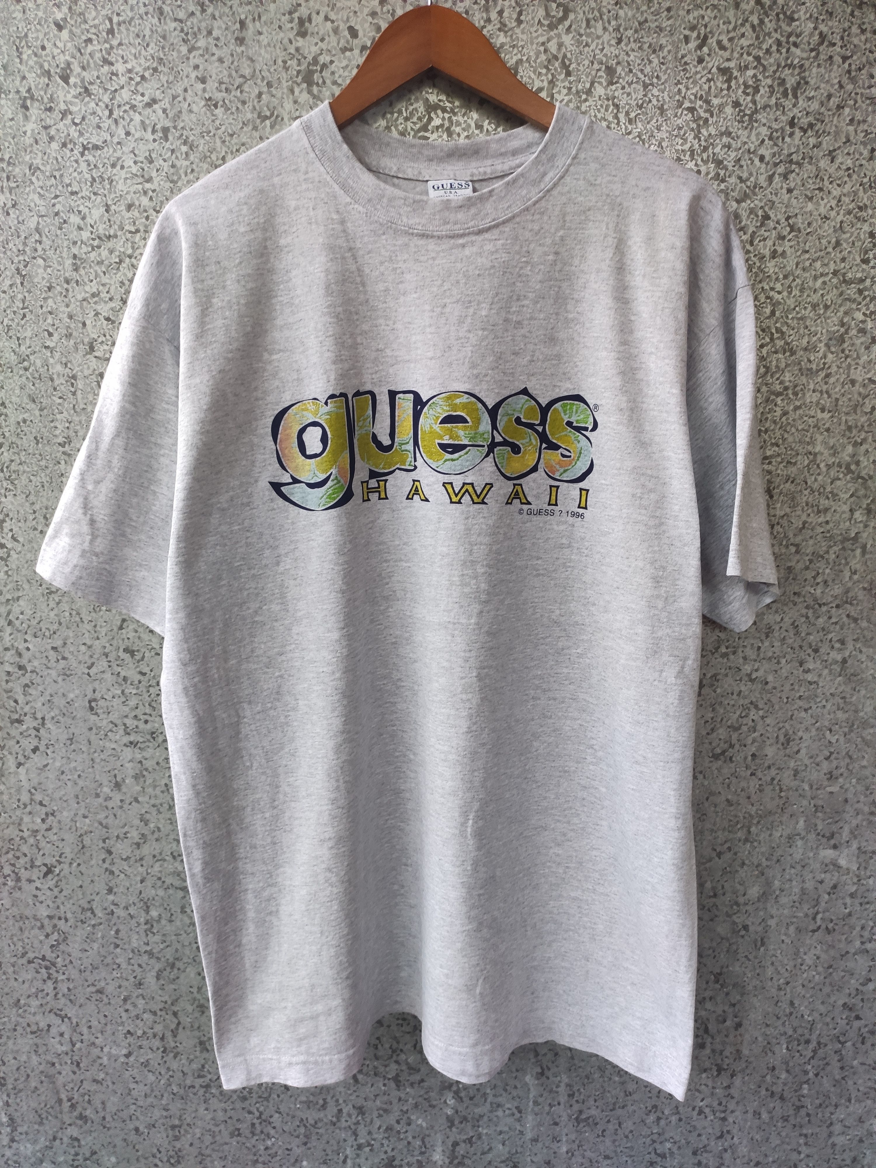 Georges Marciano 🔥 Vtg 90s Vintage Guess t shirt by Marciano Guess Hawaii Size US L / EU 52-54 / 3 - 1 Thumbnail