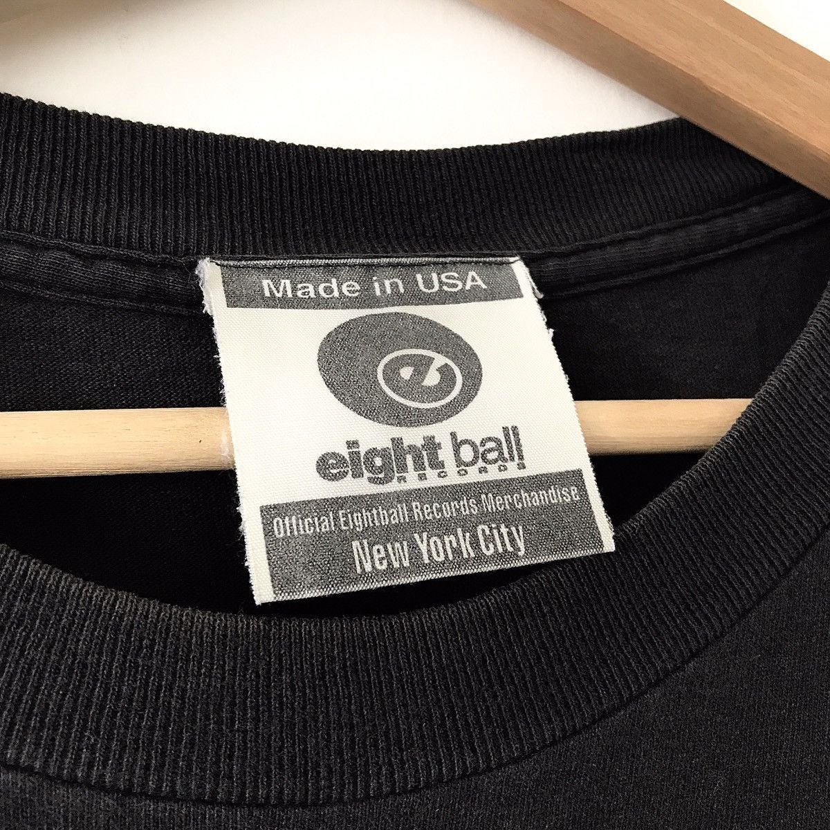 Vintage Authentic Vintage 90s Empire State Records Eightball NYC Tee Size US L / EU 52-54 / 3 - 5 Thumbnail