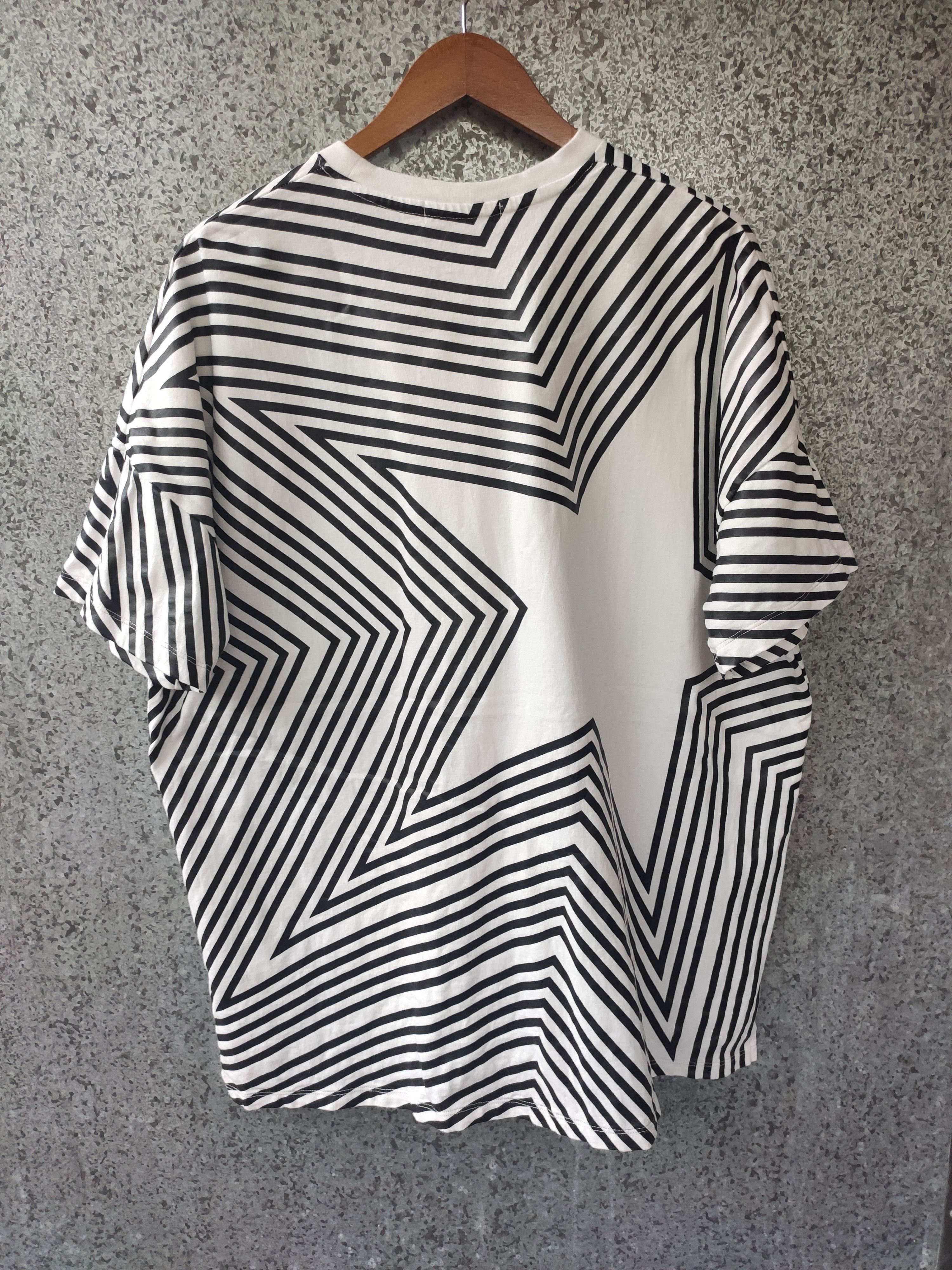 Japanese Brand Inherit t shirt symmetry designer tee Size US L / EU 52-54 / 3 - 3 Thumbnail