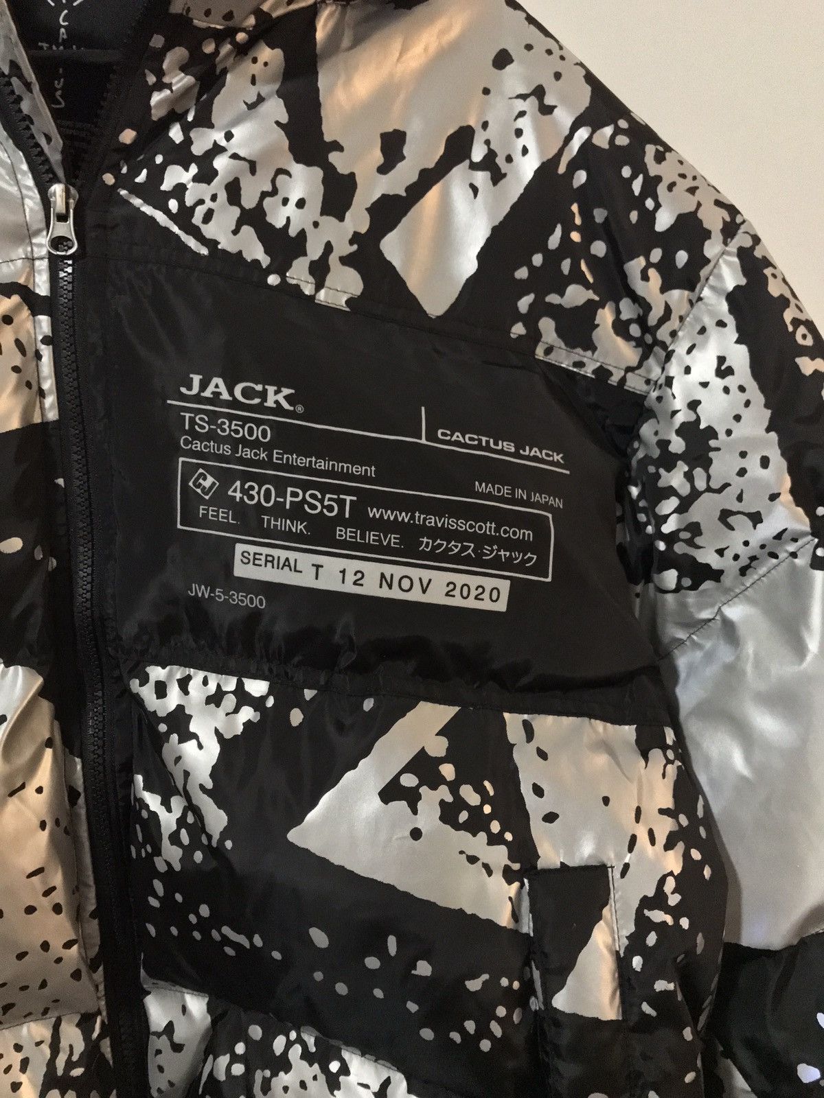 Cactus jack ダウンジャケット playstation 5