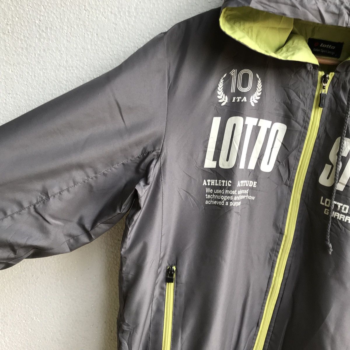 Lotto Sport Lotto Sports Italian Windbreaker Hoodie Jacket Size US L / EU 52-54 / 3 - 4 Thumbnail