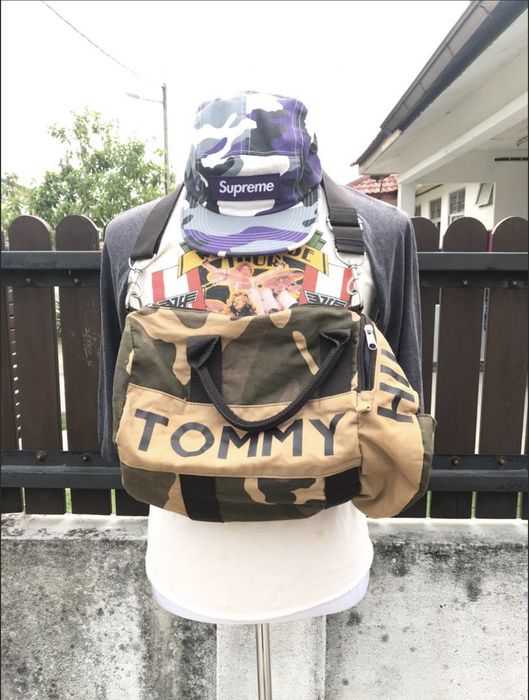 Vintage tommy hilfiger online duffle bag