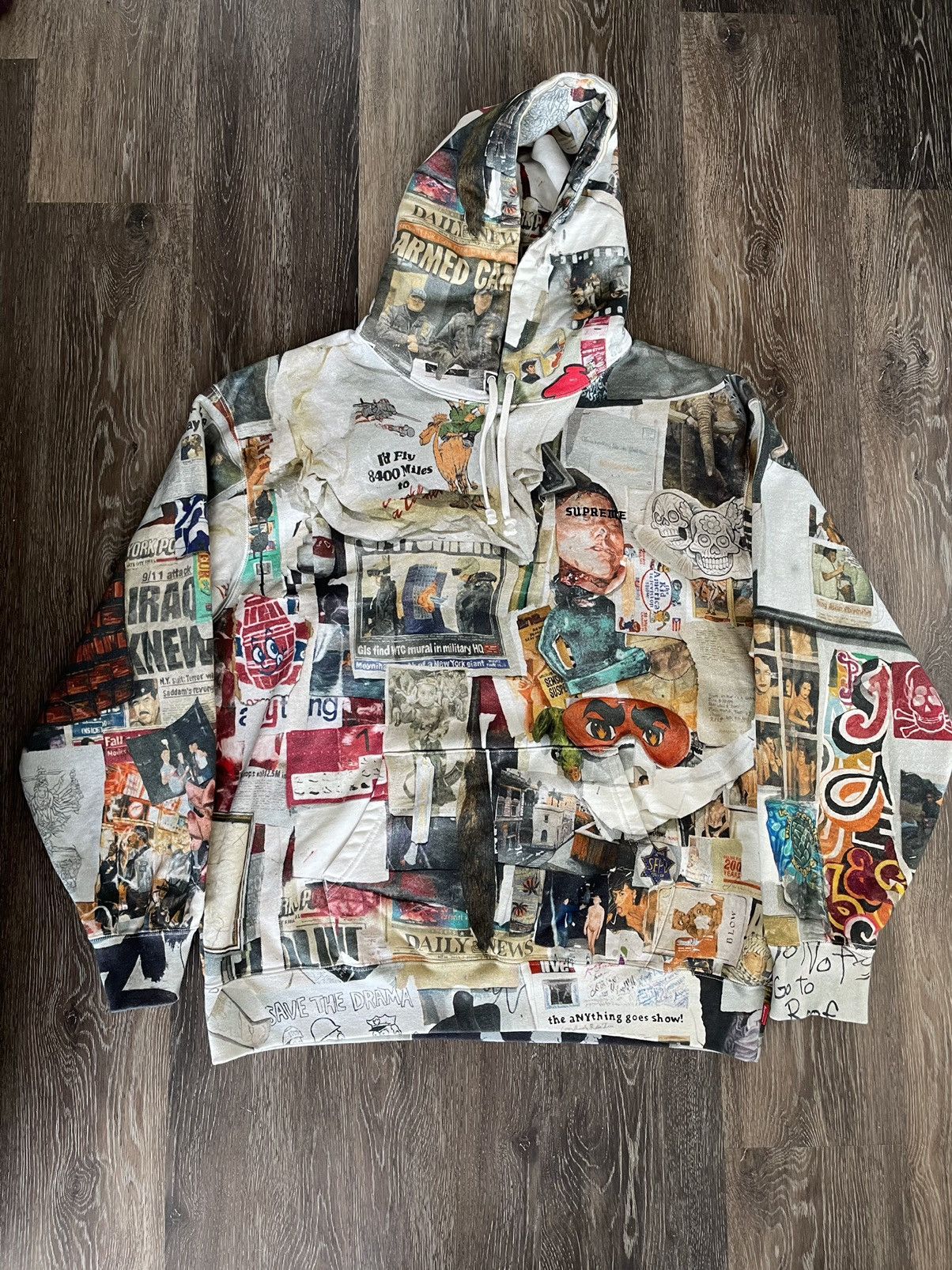 XL supreme Dash's Wall Hooded Sweatshirt