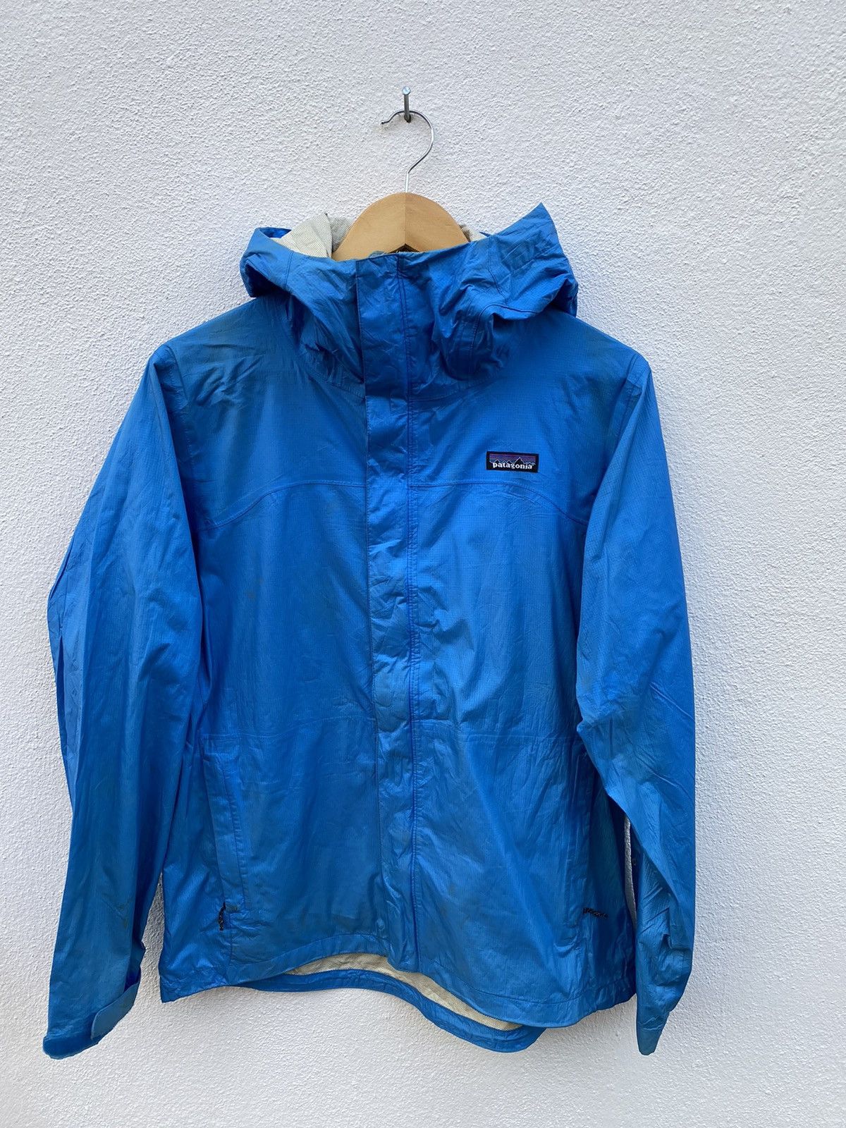Patagonia windbraker jacket