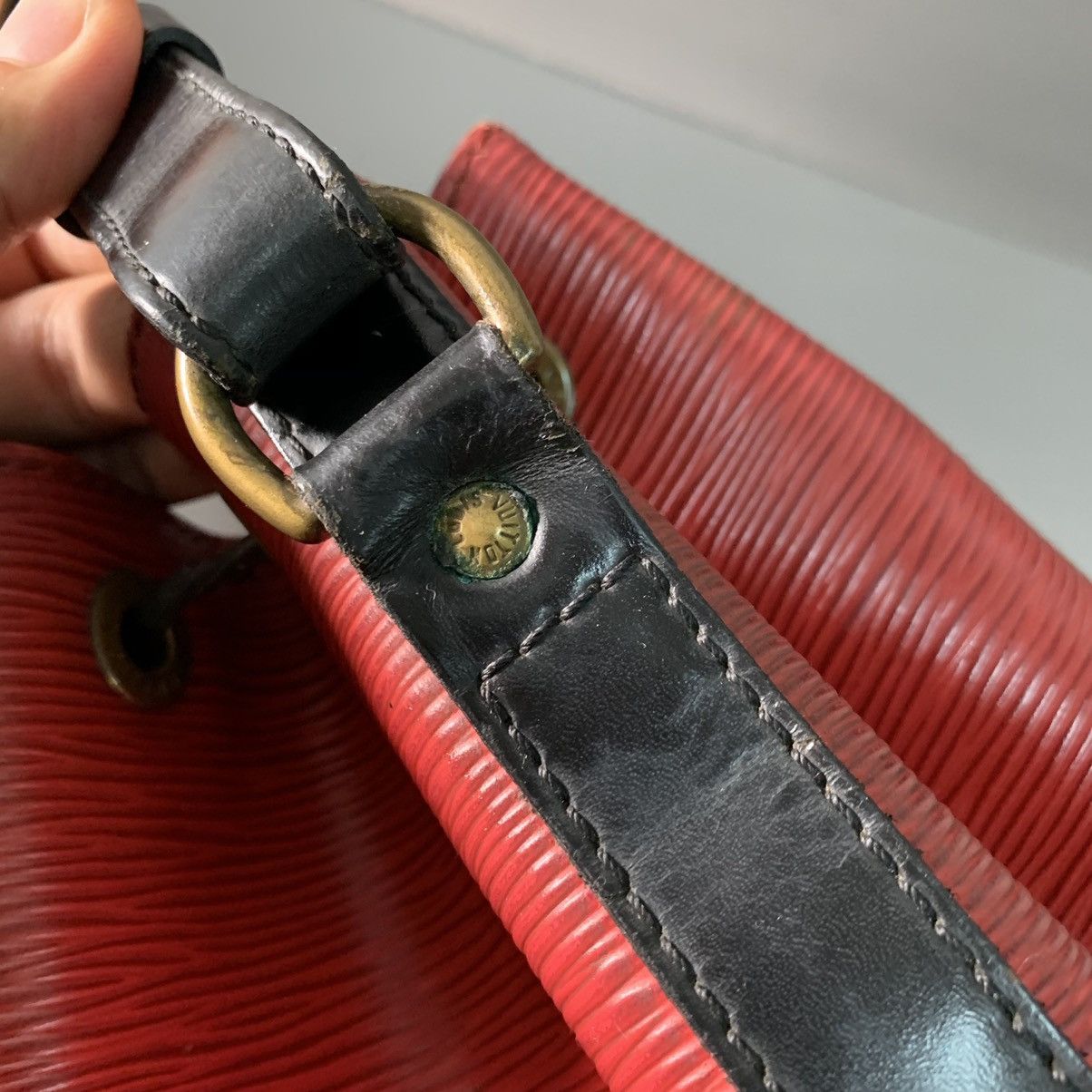 Louis Vuitton Louis Vuitton Petit Noe Epi Leather Size ONE SIZE - 14 Thumbnail