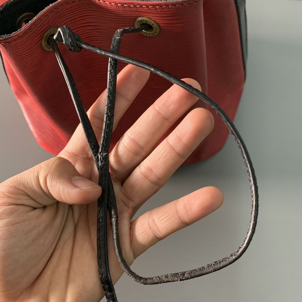 Louis Vuitton Louis Vuitton Petit Noe Epi Leather Size ONE SIZE - 16 Thumbnail