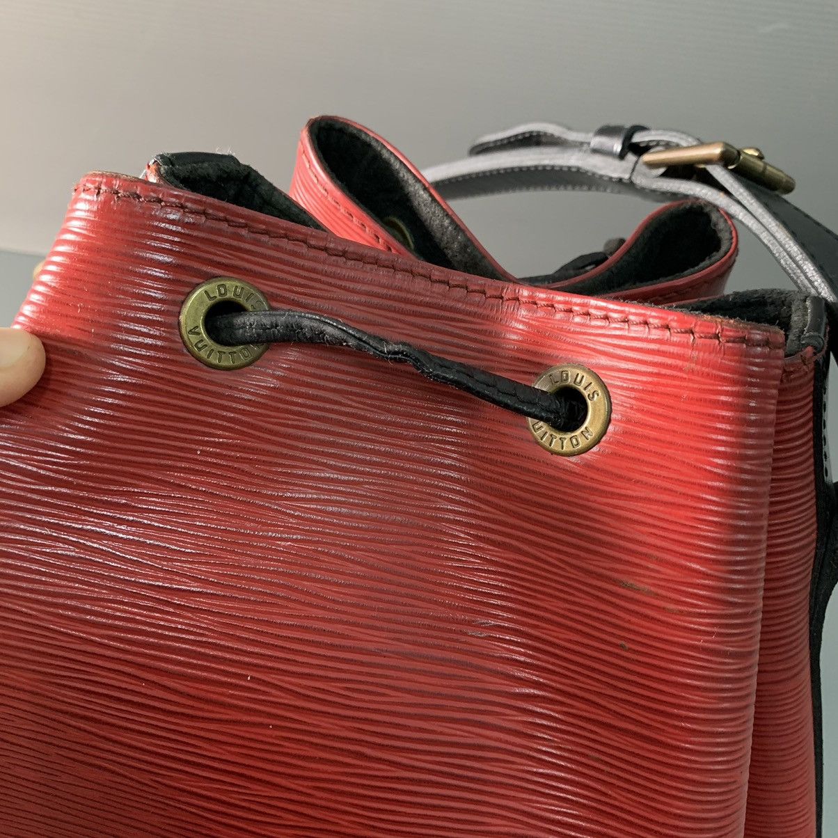 Louis Vuitton Louis Vuitton Petit Noe Epi Leather Size ONE SIZE - 10 Thumbnail