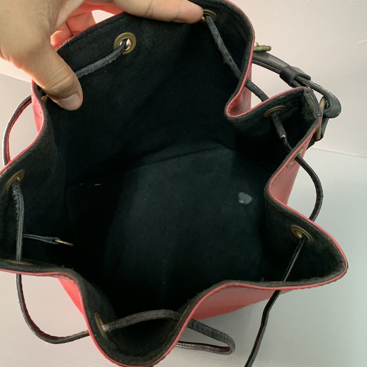 Louis Vuitton Louis Vuitton Petit Noe Epi Leather Size ONE SIZE - 15 Thumbnail