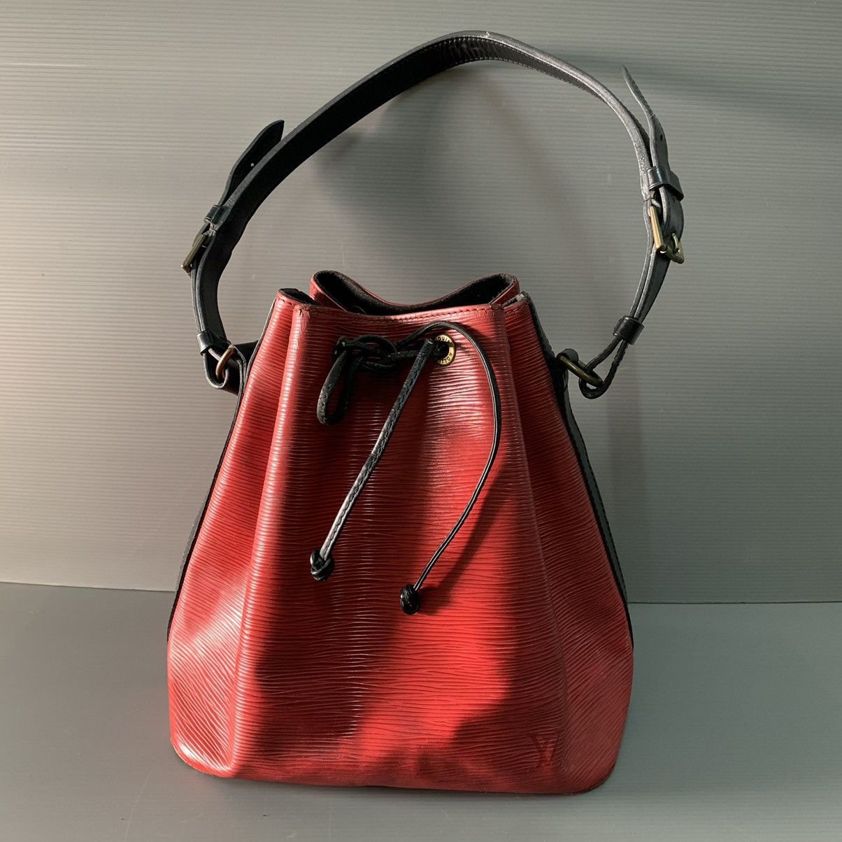 Louis Vuitton Louis Vuitton Petit Noe Epi Leather Size ONE SIZE - 1 Thumbnail