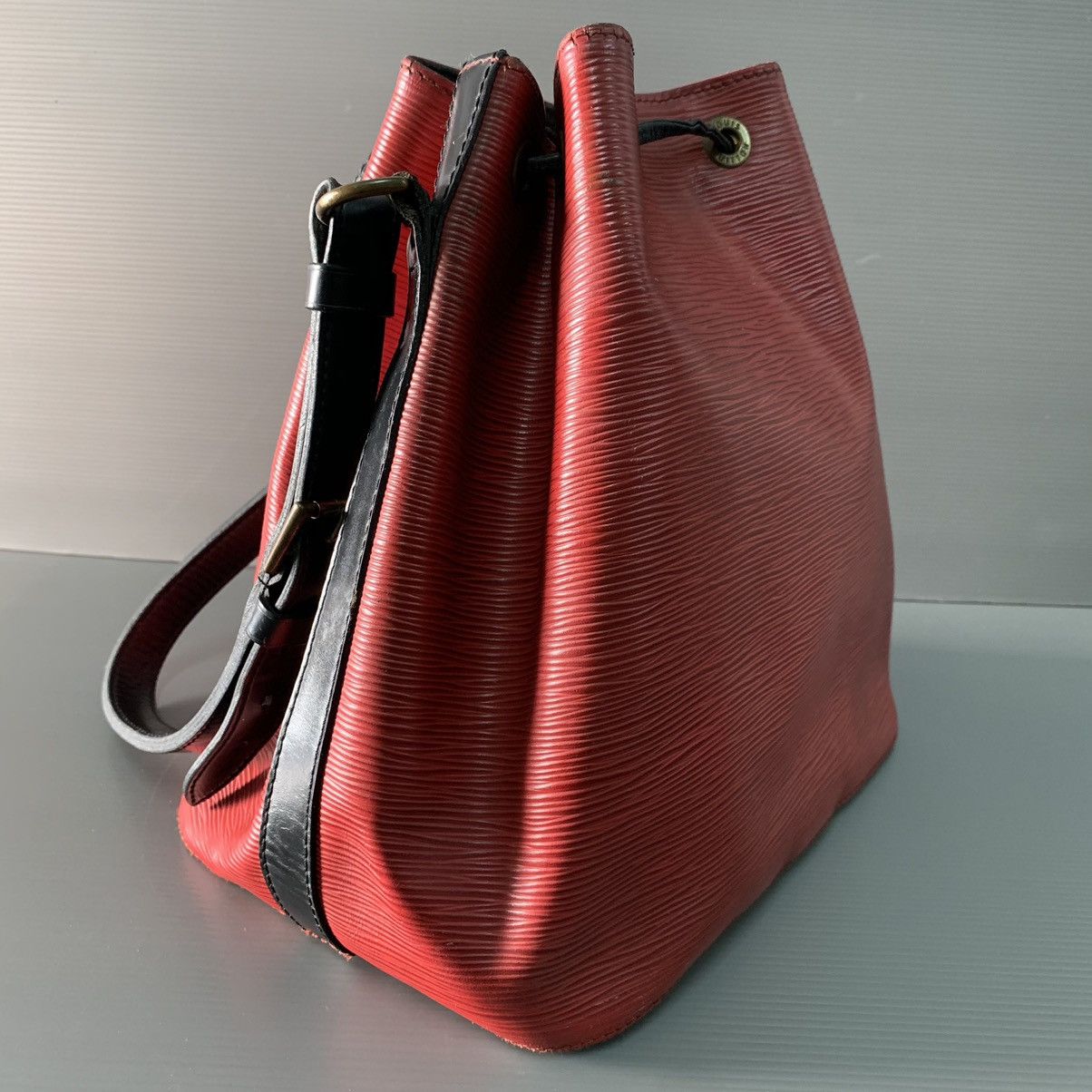 Louis Vuitton Louis Vuitton Petit Noe Epi Leather Size ONE SIZE - 3 Thumbnail