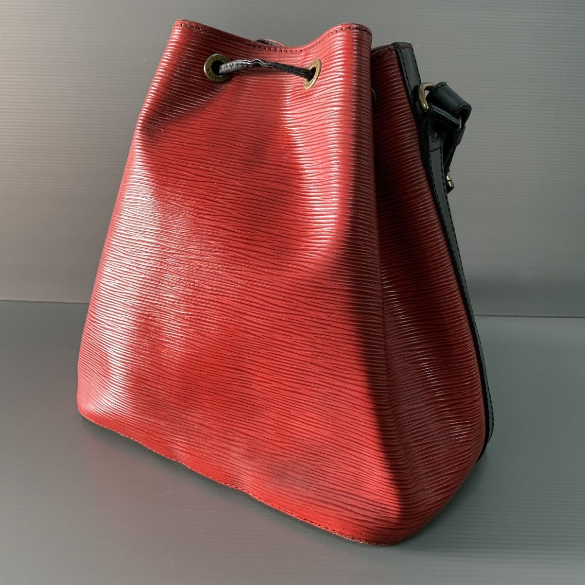 Louis Vuitton Louis Vuitton Petit Noe Epi Leather Size ONE SIZE - 4 Thumbnail