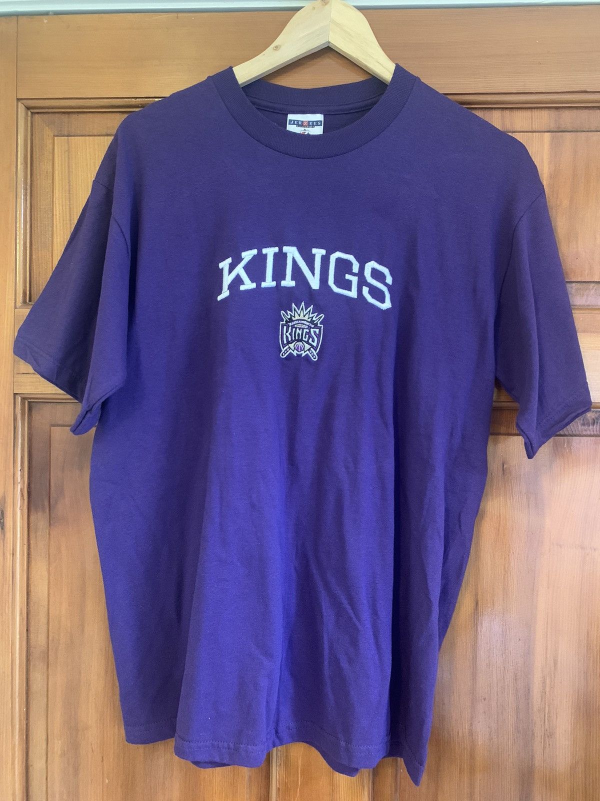 Jerzees × NBA × Vintage *RARE* Vintage Sacramento Kings Embroidered Jerzees T-Shirt Size US M / EU 48-50 / 2 - 1 Thumbnail