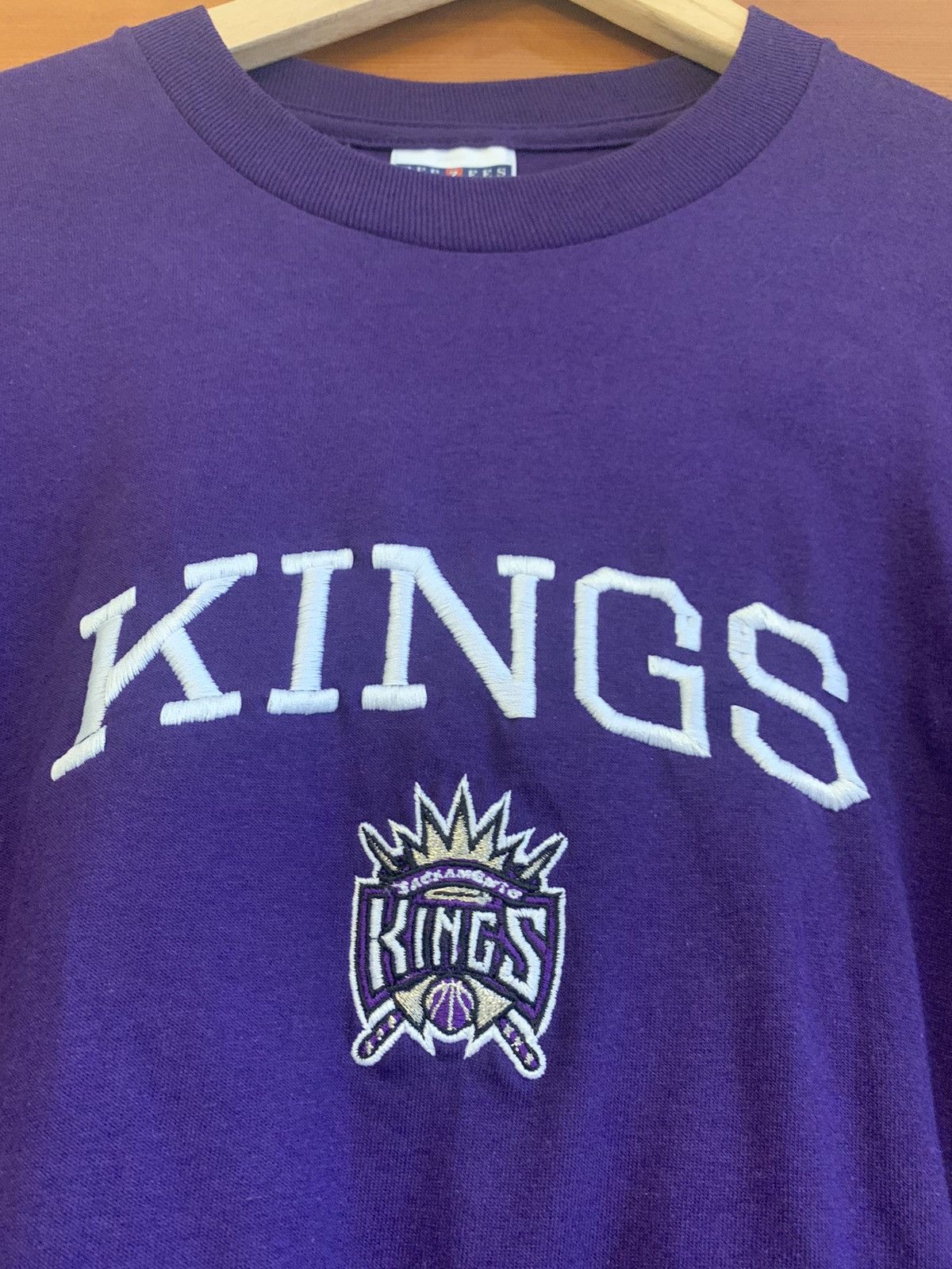 Jerzees × NBA × Vintage *RARE* Vintage Sacramento Kings Embroidered Jerzees T-Shirt Size US M / EU 48-50 / 2 - 2 Thumbnail