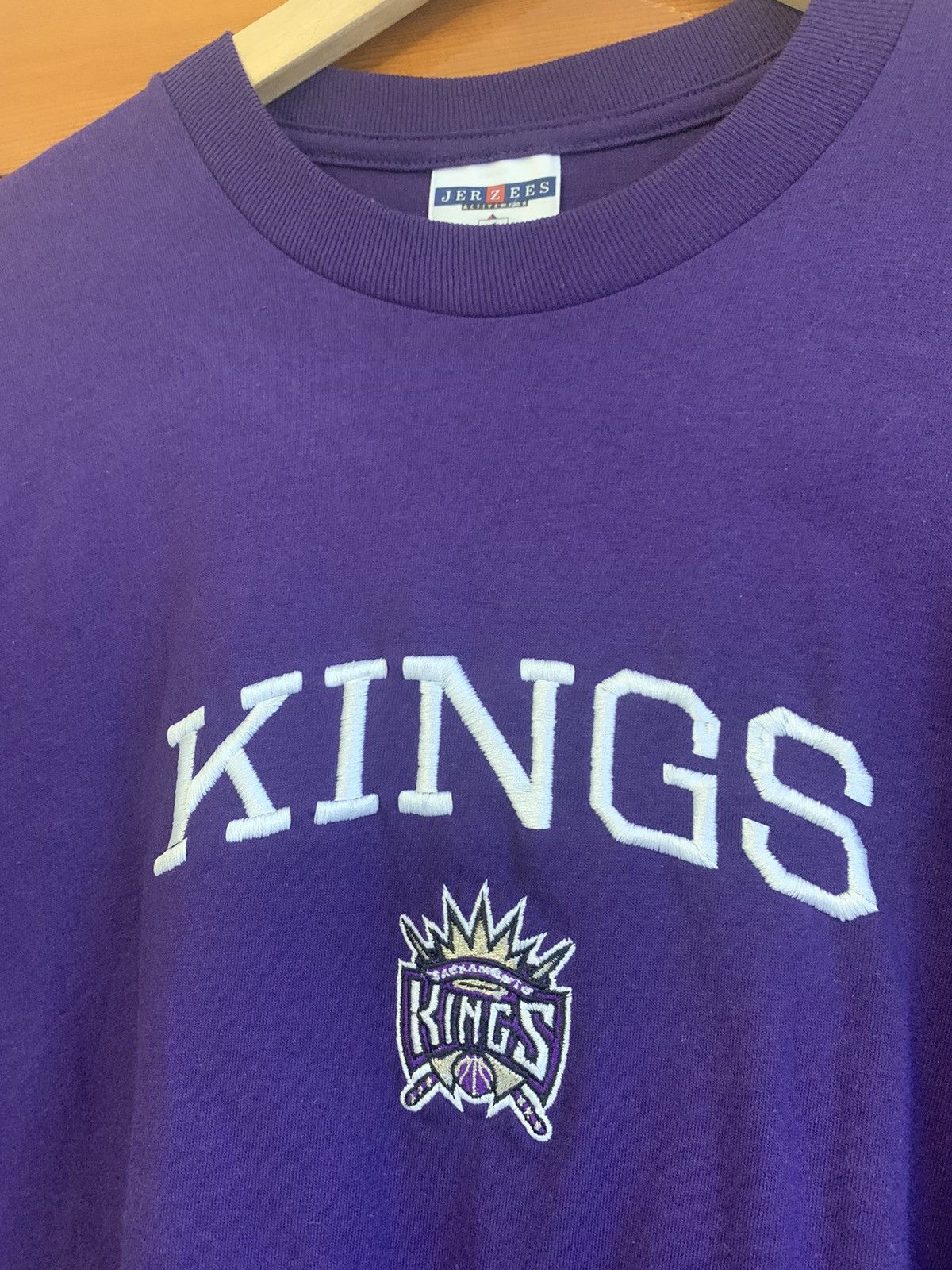 Jerzees × NBA × Vintage *RARE* Vintage Sacramento Kings Embroidered Jerzees T-Shirt Size US M / EU 48-50 / 2 - 3 Thumbnail