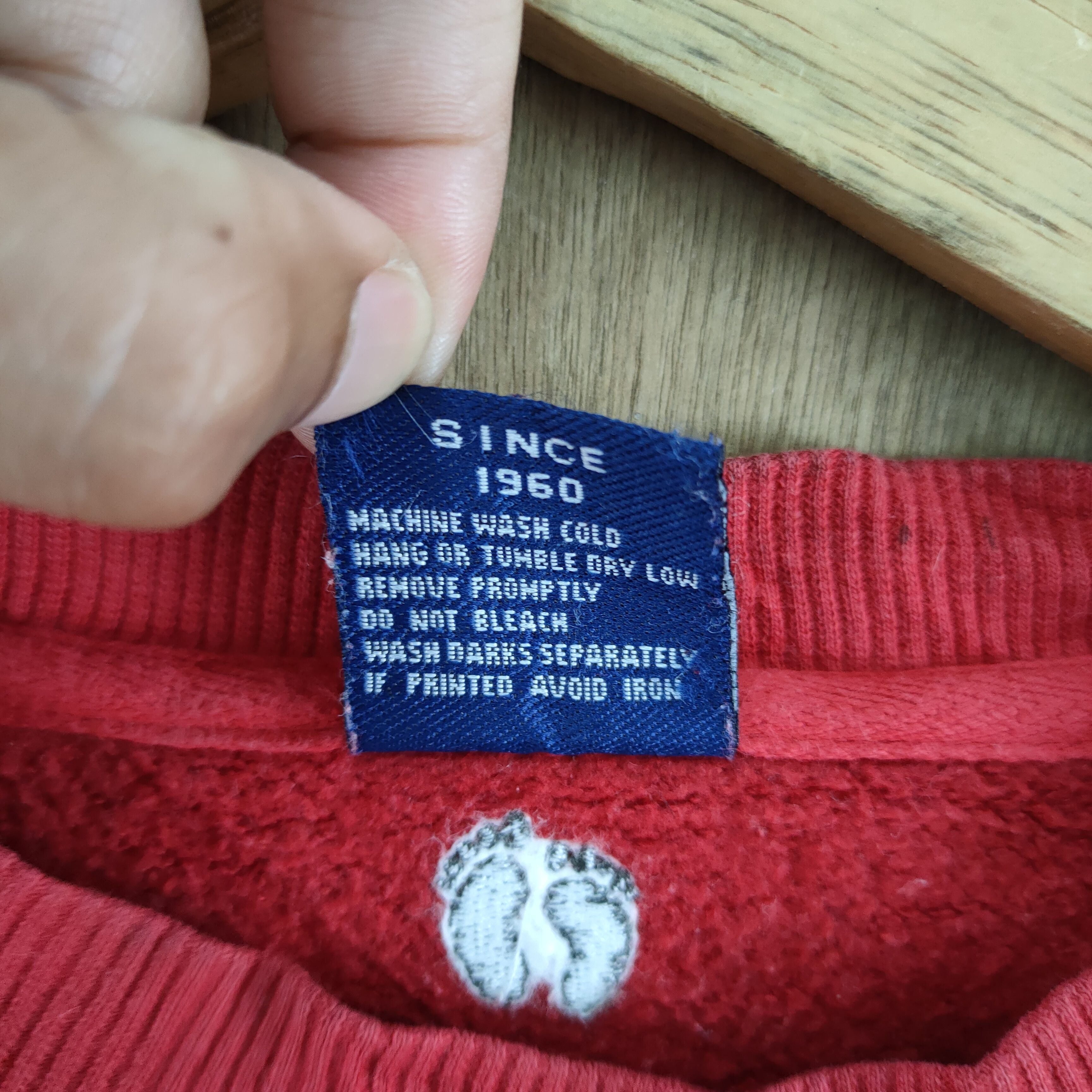 Hang Ten VINTAGE HANG TEN FADED RED SWEATSHIRT Size US L / EU 52-54 / 3 - 8 Thumbnail