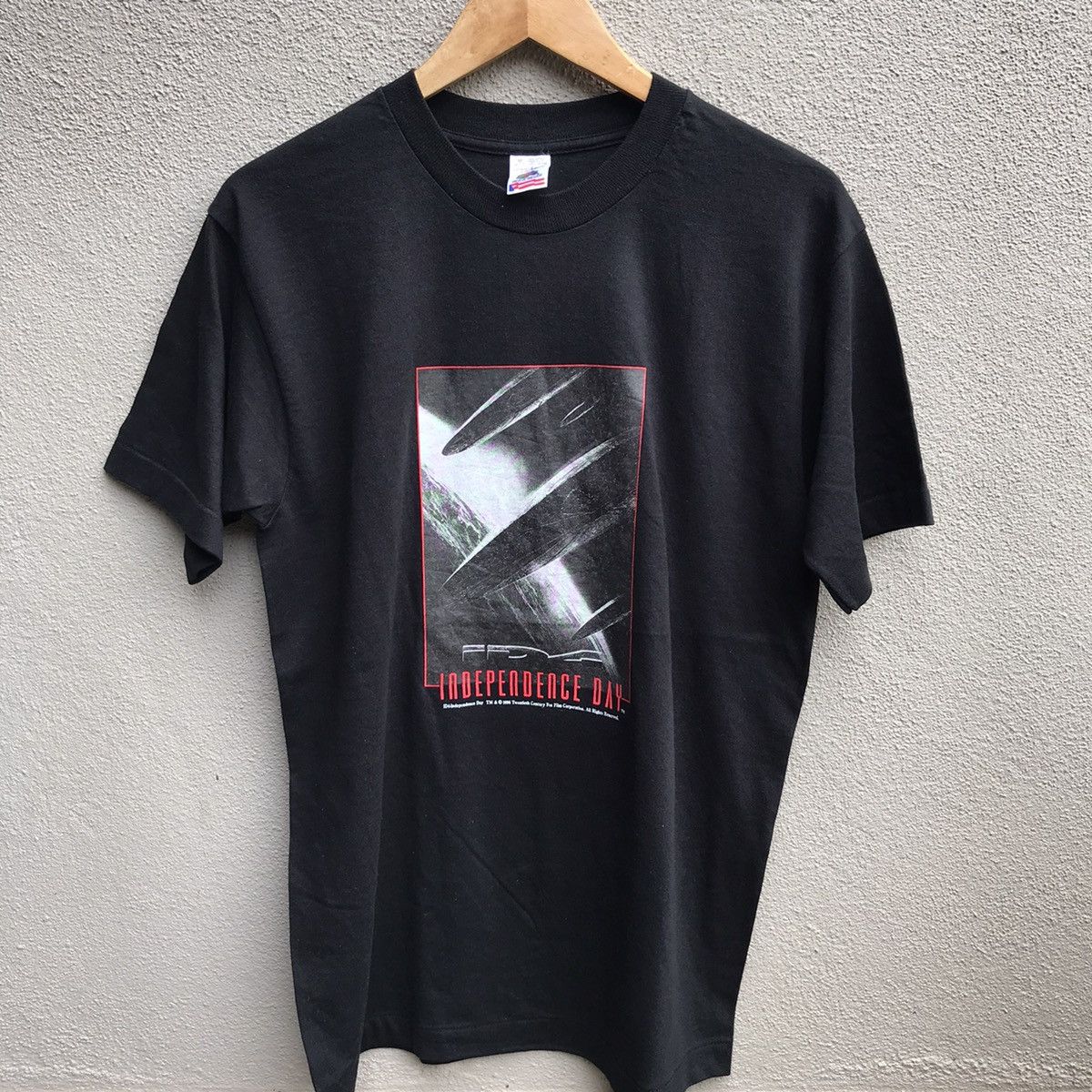Vintage Vintage 90s INDEPENDENCE DAY movie horror tee Size US M / EU 48-50 / 2 - 2 Thumbnail