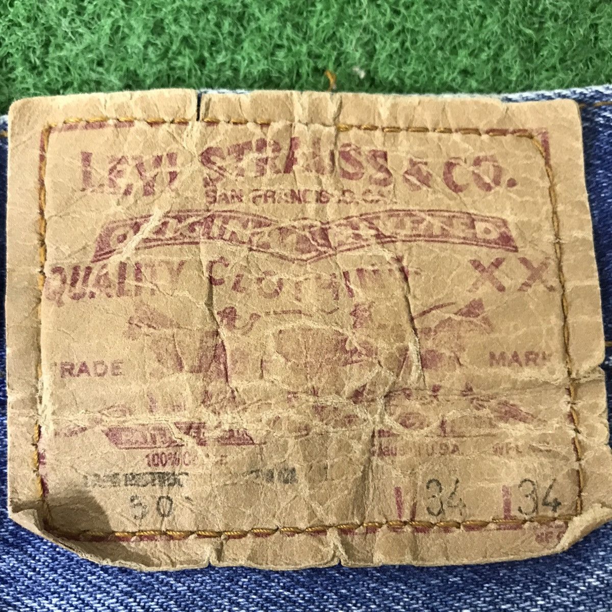 Levi's Vintage 80s Levis 501 Distressed Jeans Size US 33 - 18 Thumbnail