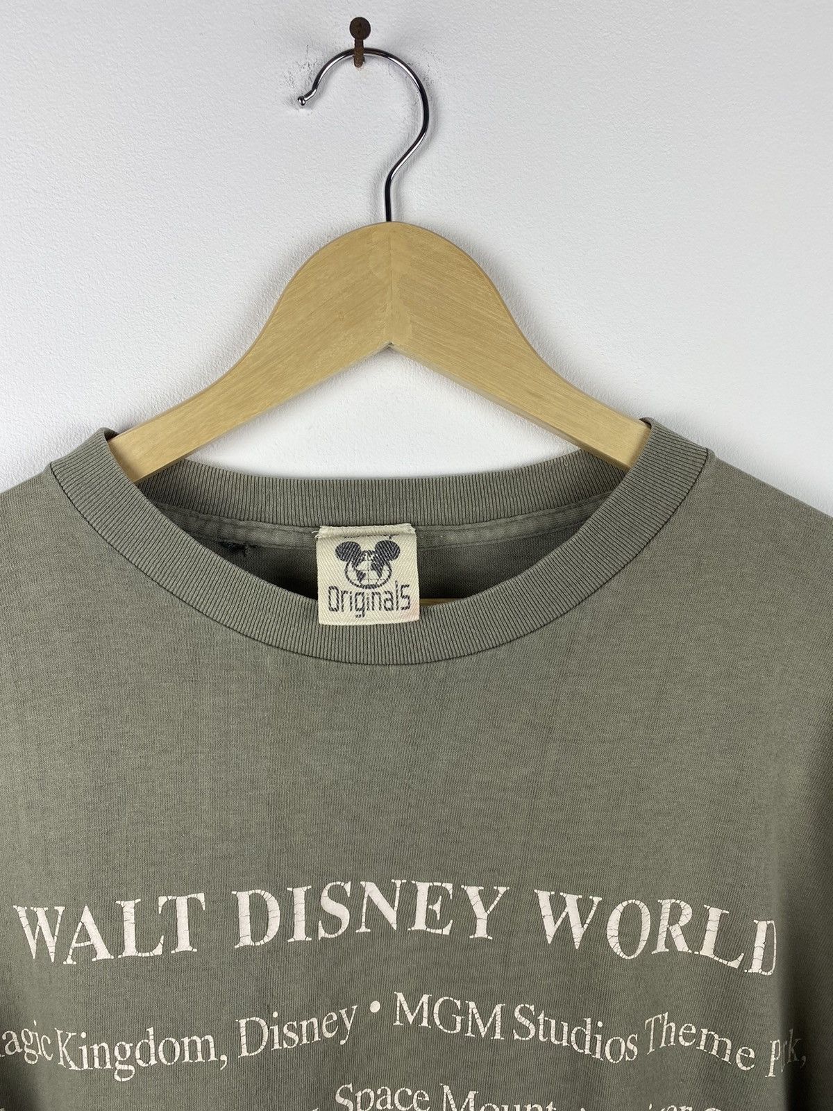 Disney Vintage 80s Disney It’s Small World Single Stitch Tee Size US XL / EU 56 / 4 - 6 Thumbnail