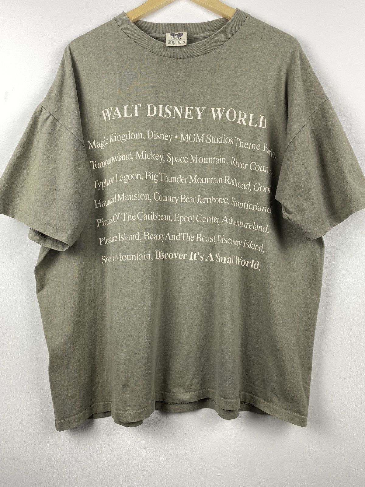 Disney Vintage 80s Disney It’s Small World Single Stitch Tee Size US XL / EU 56 / 4 - 4 Thumbnail