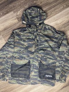 Supreme Supreme Mesh Pocket Cargo Jacket SS21 (Tigerstripe Camo