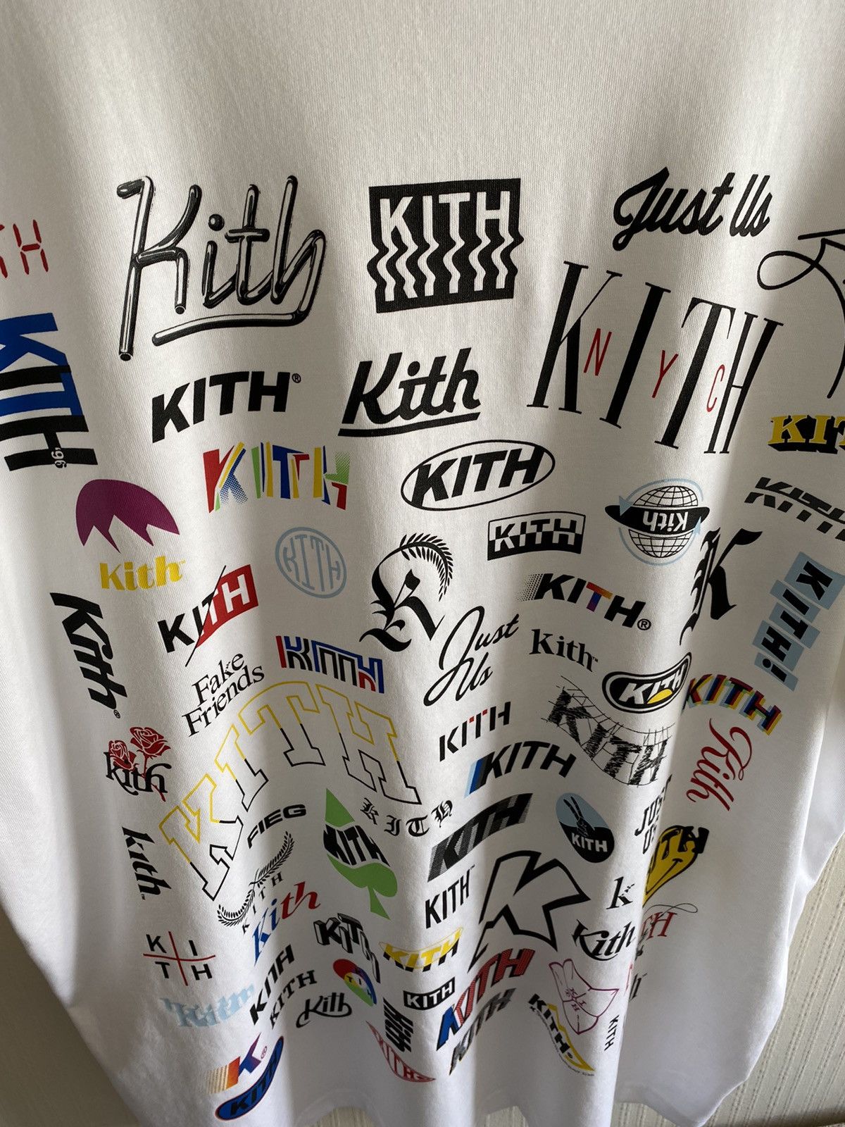 Kith × Ronnie Fieg KITH NOVEL ALL LOGO TEE Size US XXL / EU 58 / 5 - 1 Thumbnail