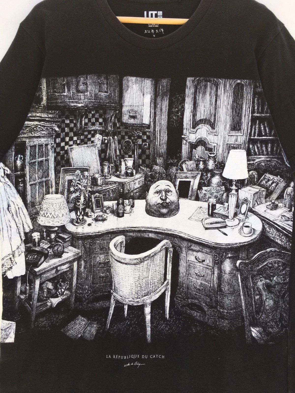 Japanese Brand Uniqlo X Nicolas de Crecy La Republique Du Catch Tshirt Size US XL / EU 56 / 4 - 6 Thumbnail