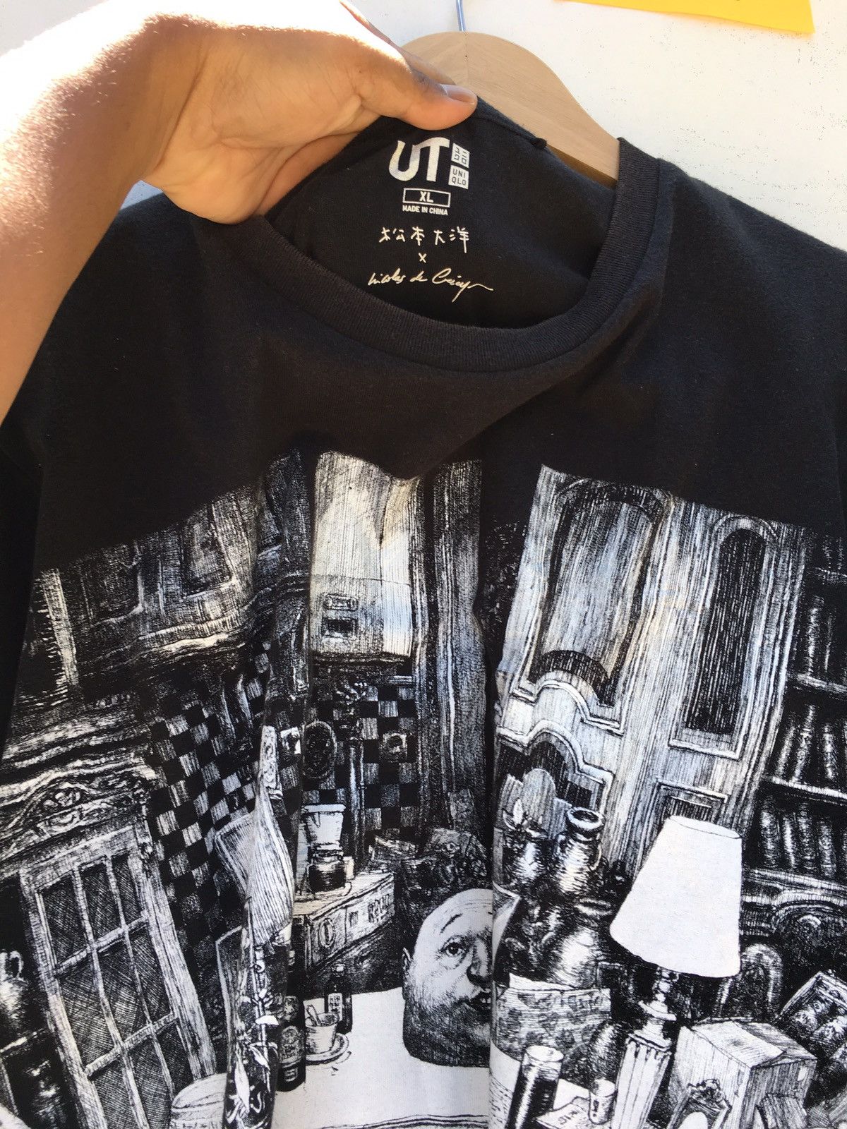 Japanese Brand Uniqlo X Nicolas de Crecy La Republique Du Catch Tshirt Size US XL / EU 56 / 4 - 9 Thumbnail